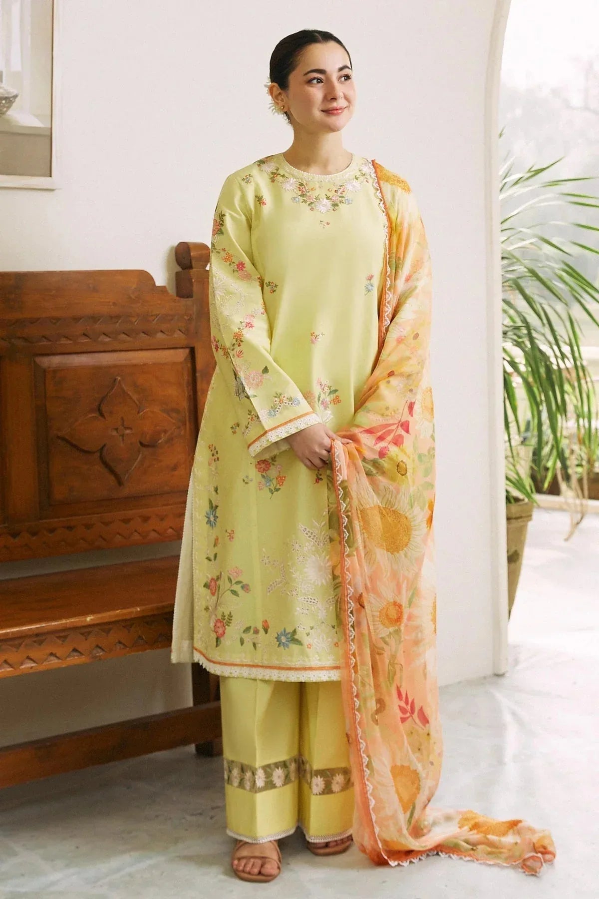 Zara Shahjahan | Coco Lawn 24 | MAHAY-4B - Rang-e-Khaas