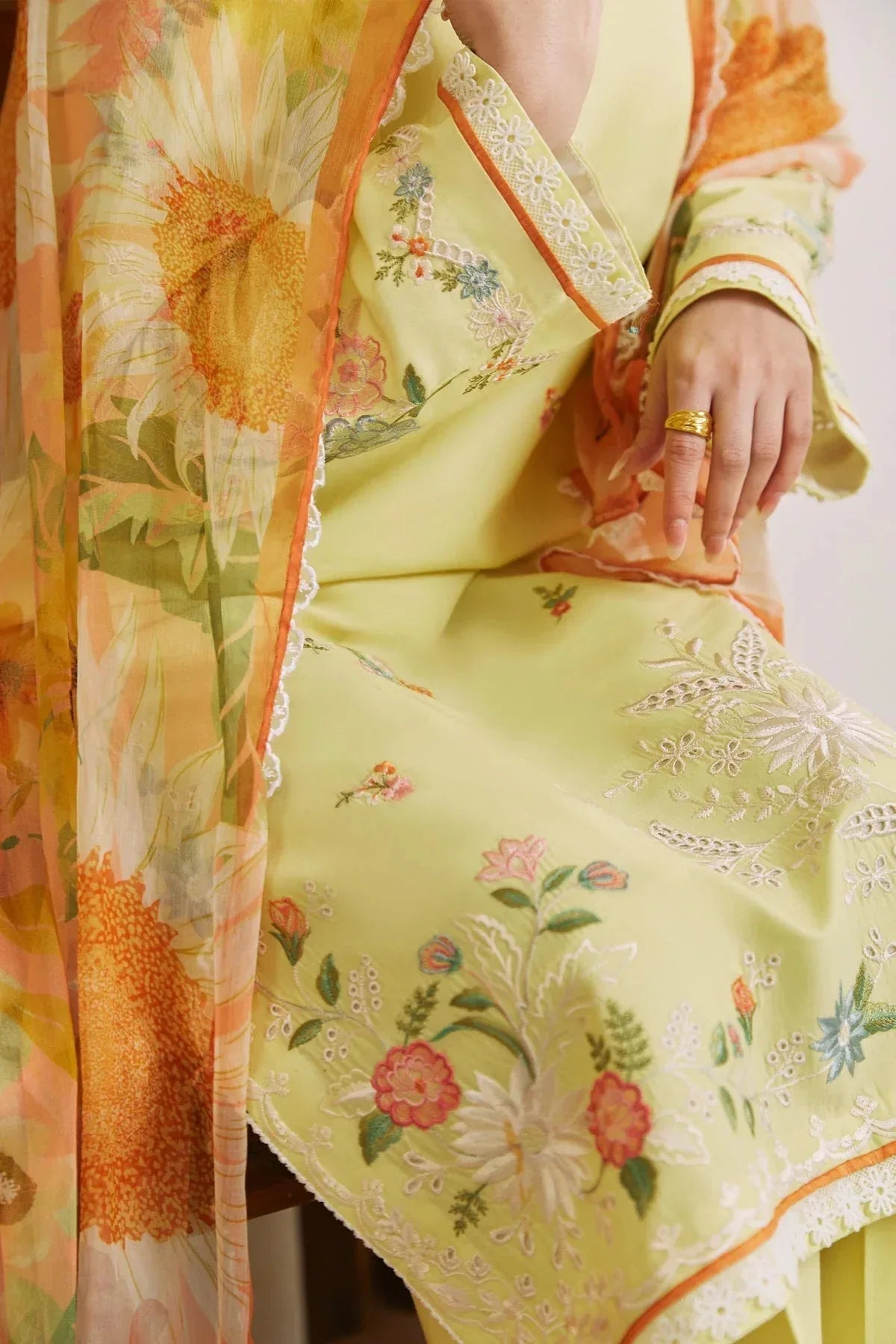Zara Shahjahan | Coco Lawn 24 | MAHAY-4B - Rang-e-Khaas