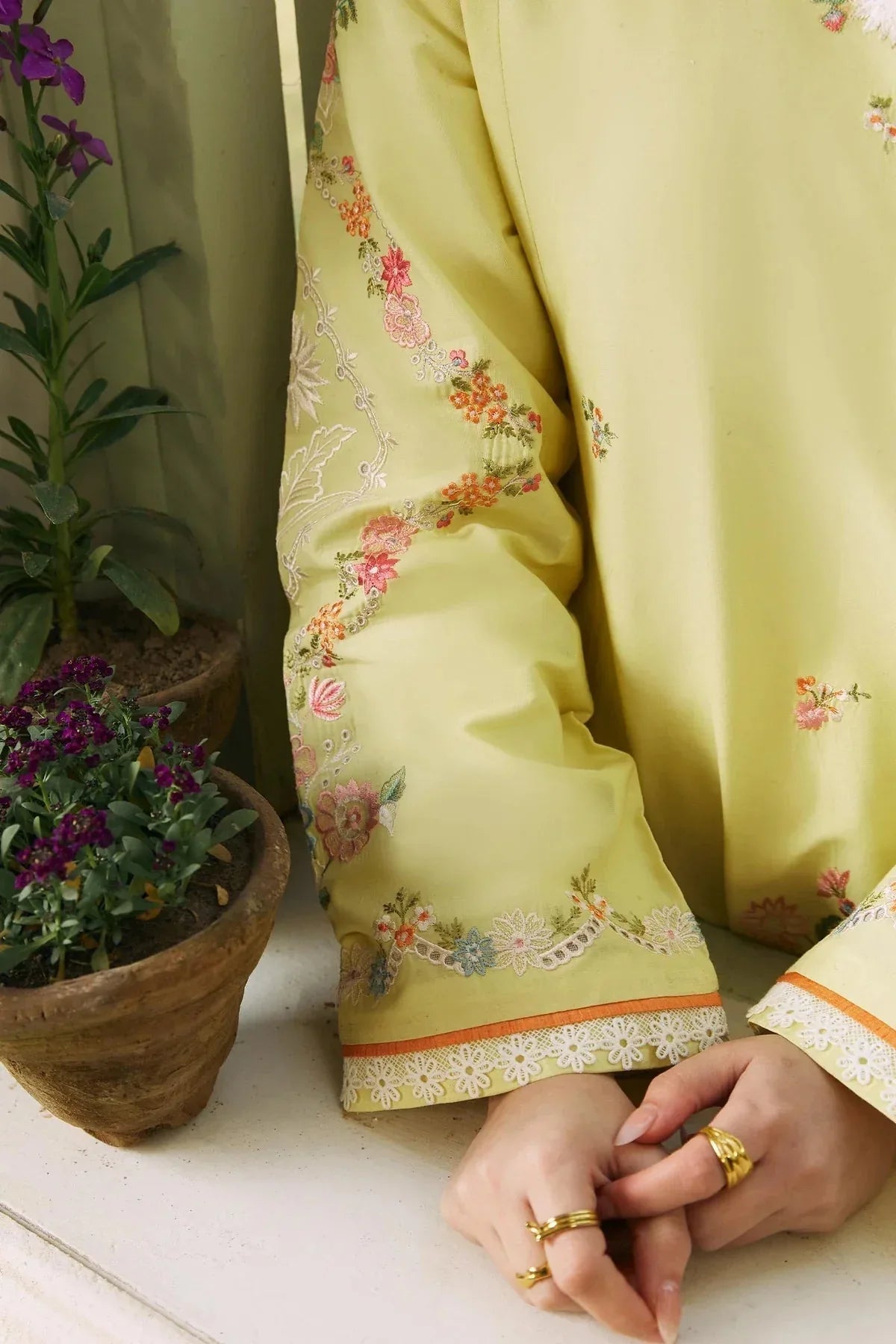 Zara Shahjahan | Coco Lawn 24 | MAHAY-4B - Rang-e-Khaas