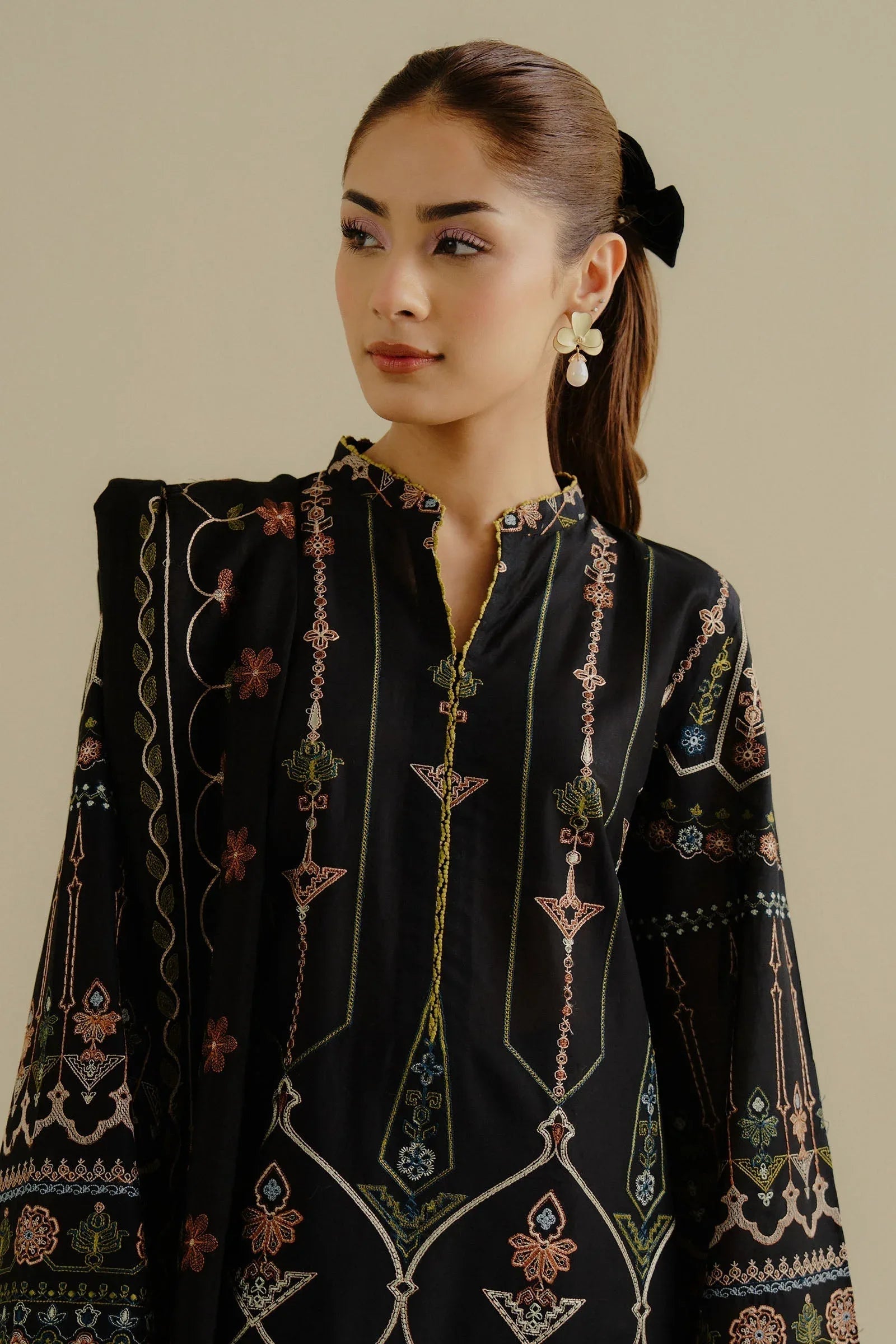 Zara Shahjahan | Coco Lawn 25 | Iris-2A - Rang-e-Khaas