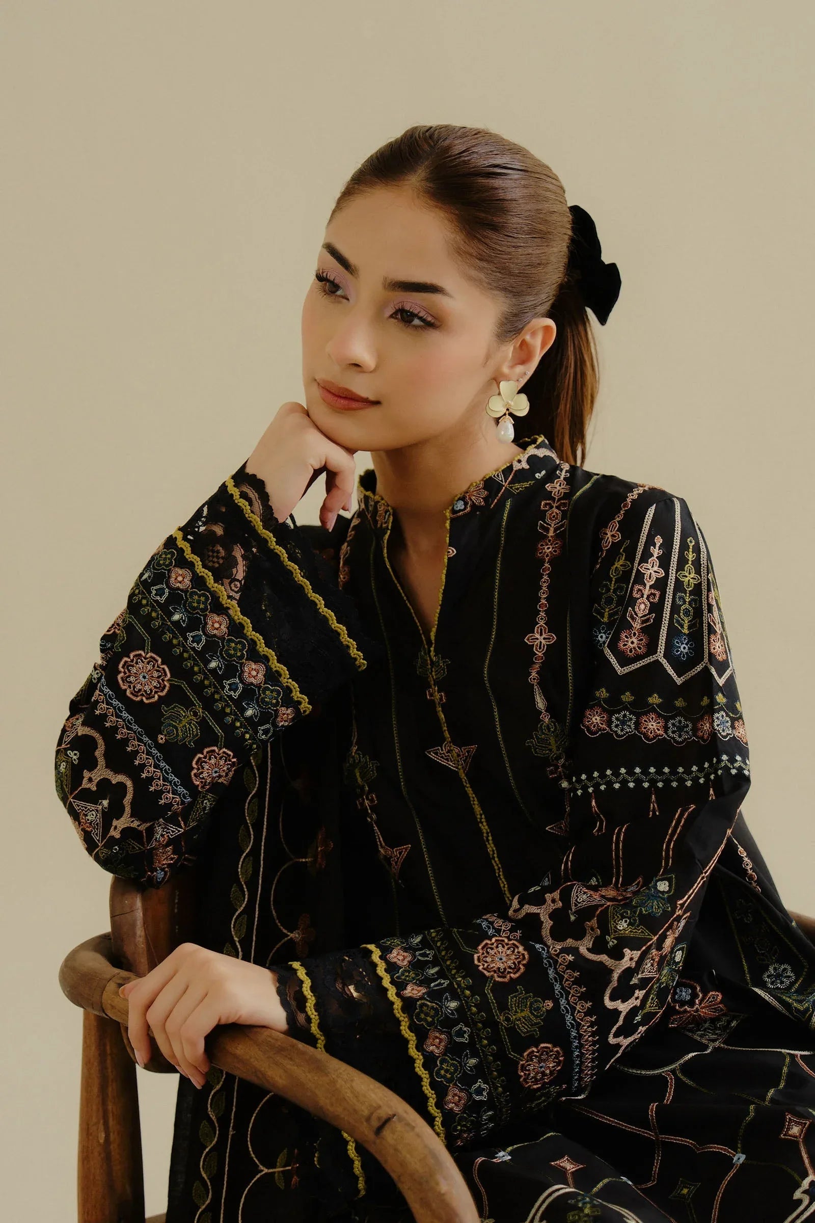 Zara Shahjahan | Coco Lawn 25 | Iris-2A - Rang-e-Khaas