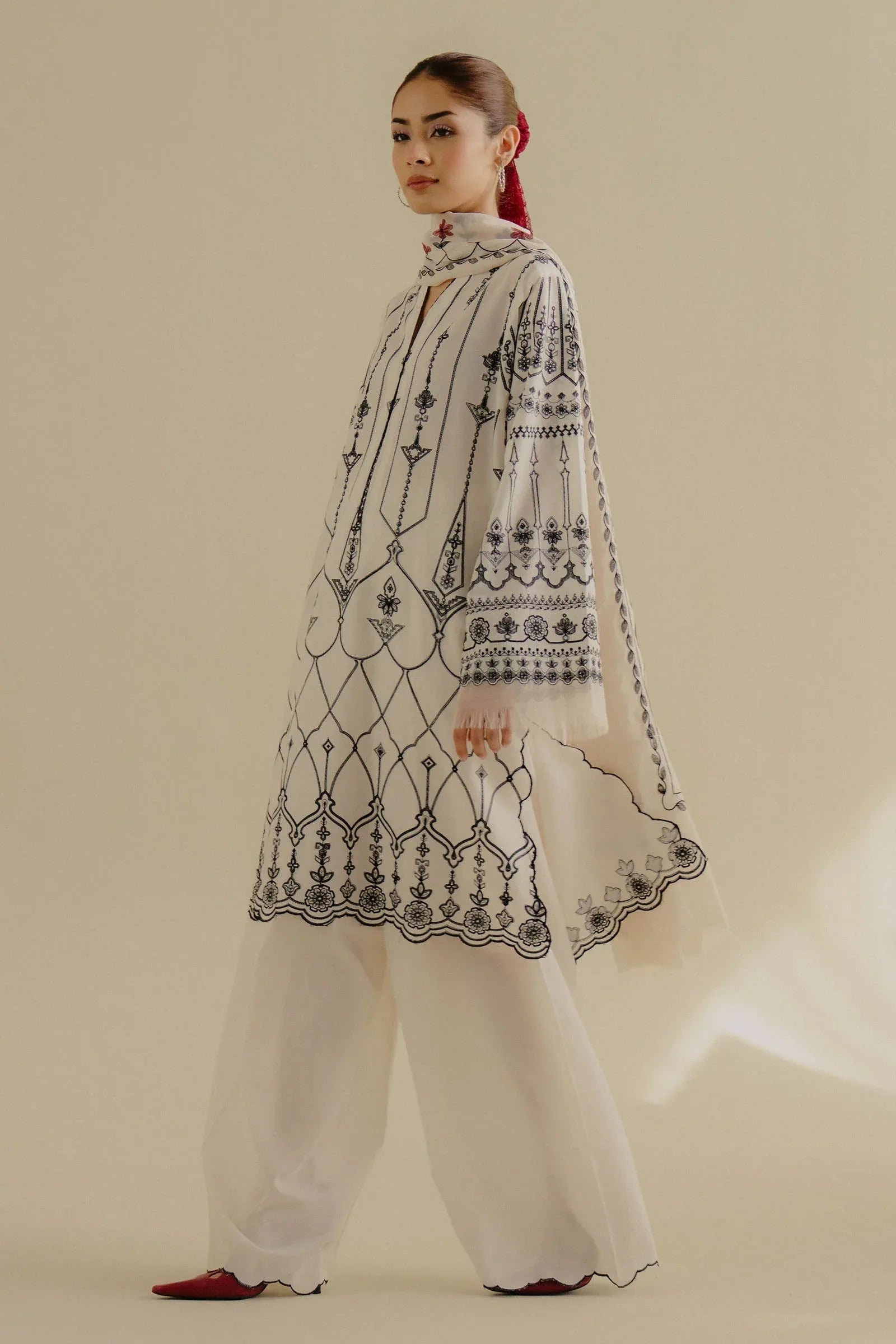 Zara Shahjahan | Coco Lawn 25 | Iris-2B - Rang-e-Khaas