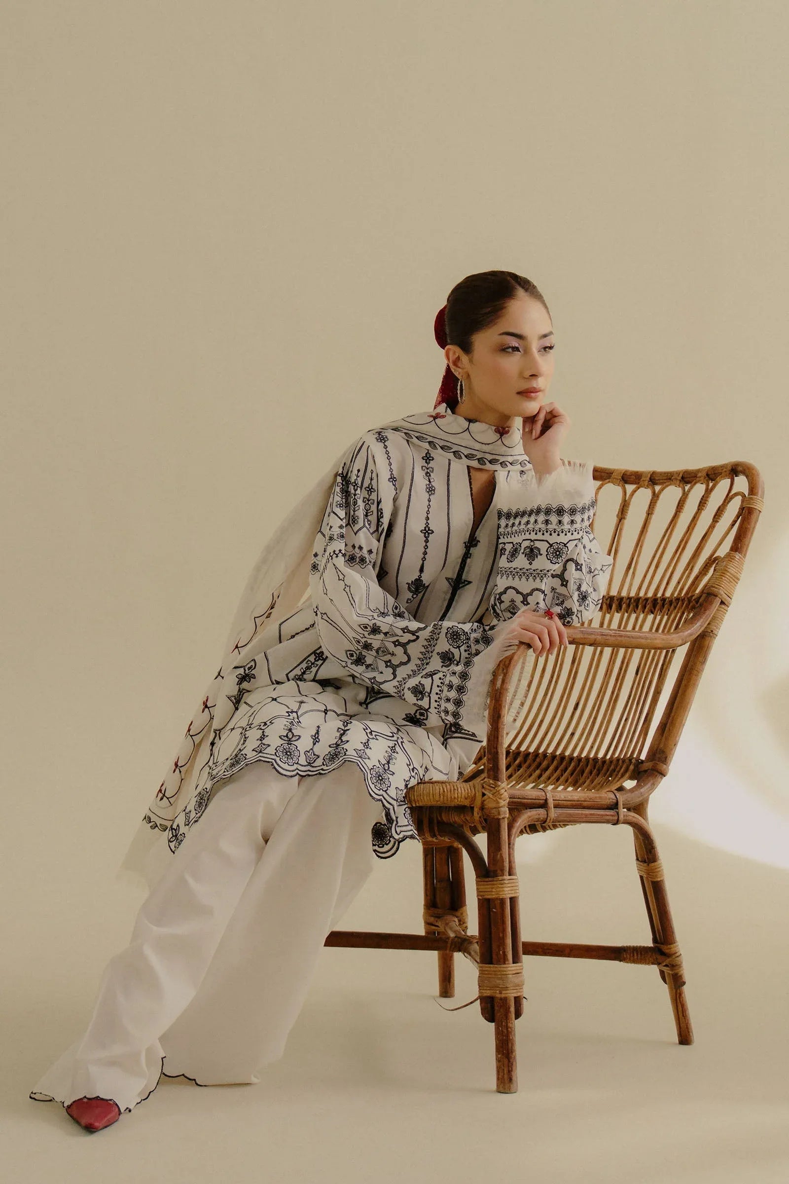 Zara Shahjahan | Coco Lawn 25 | Iris-2B - Rang-e-Khaas
