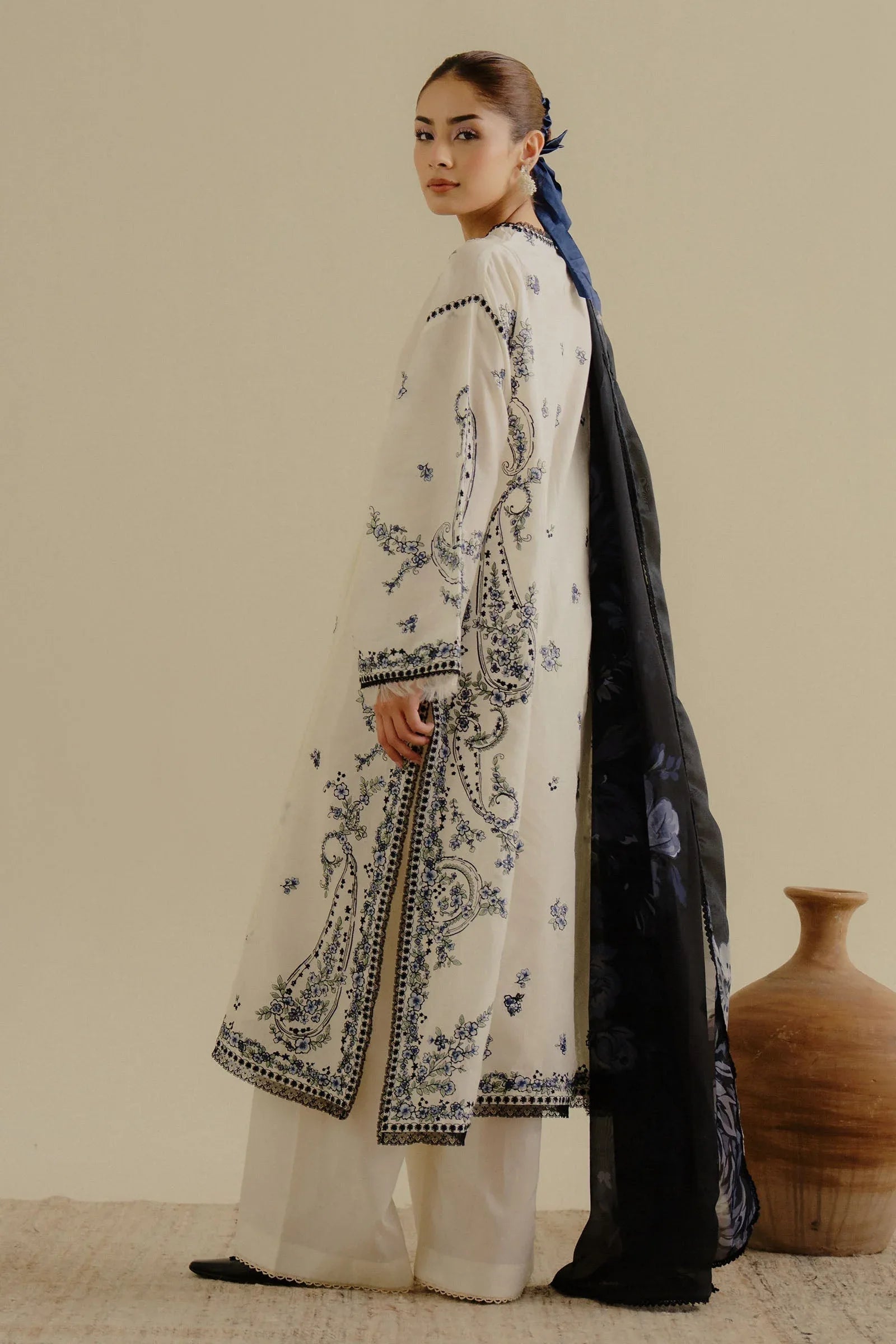 Zara Shahjahan | Coco Lawn 25 | Yana-4A - Rang-e-Khaas