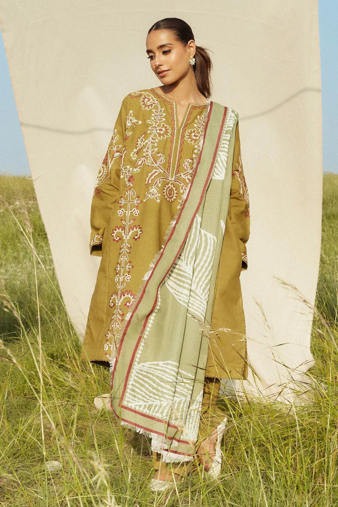 Zara Shahjahan | Coco Winter 24 | Peridot-5A - Rang-e-Khaas