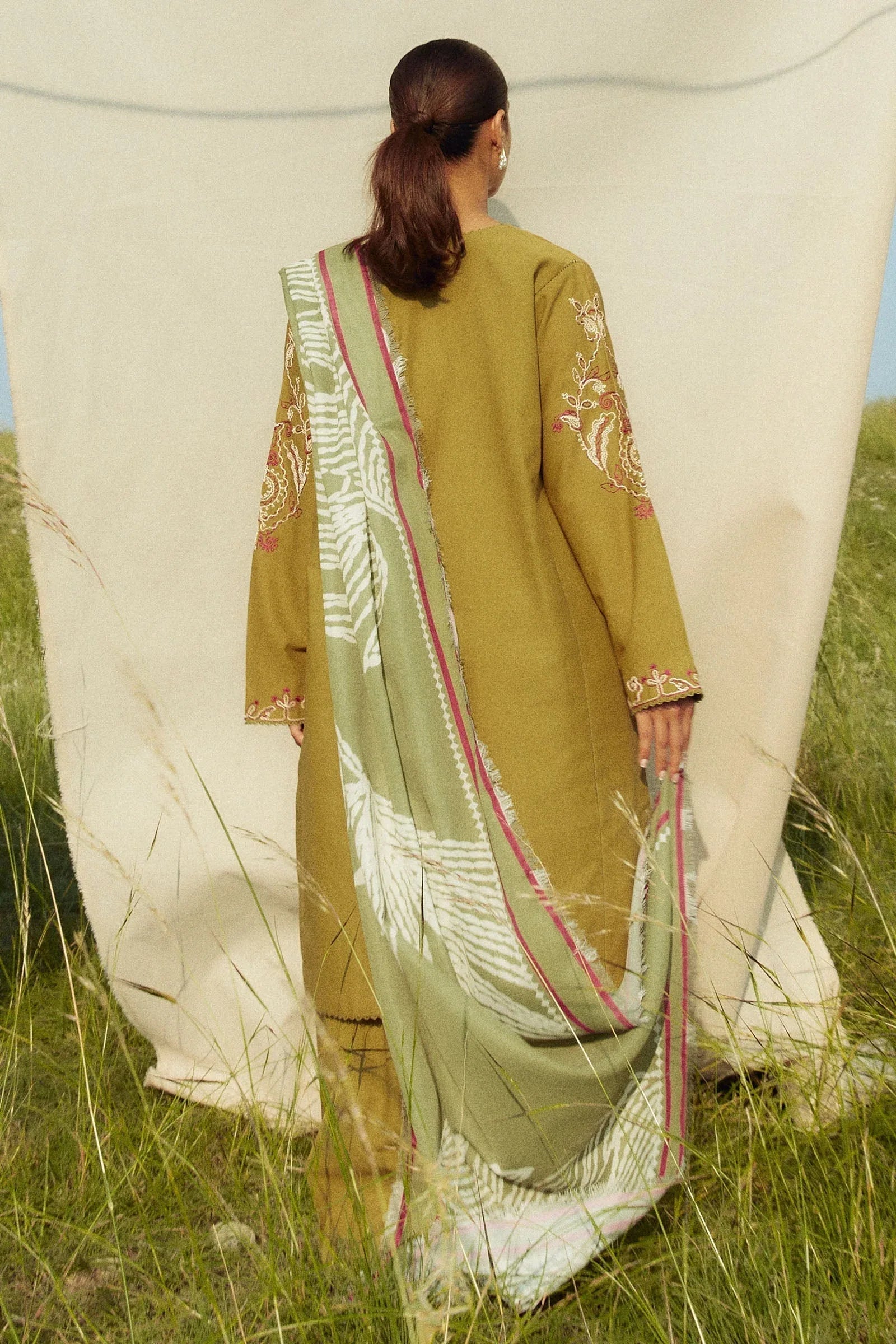 Zara Shahjahan | Coco Winter 24 | Peridot-5A - Rang-e-Khaas