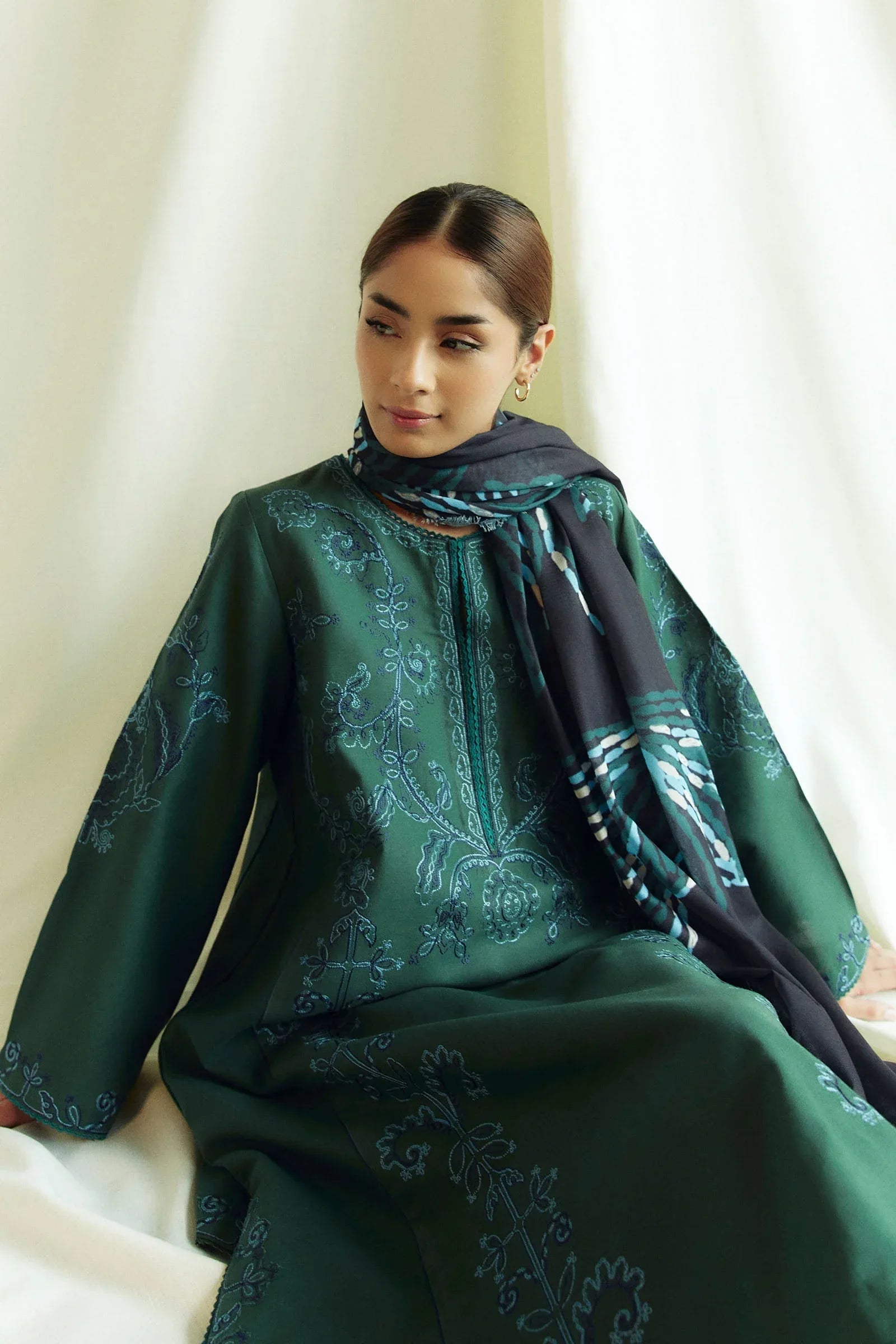 Zara Shahjahan | Coco Winter 24 | Peridot-5B - Rang-e-Khaas