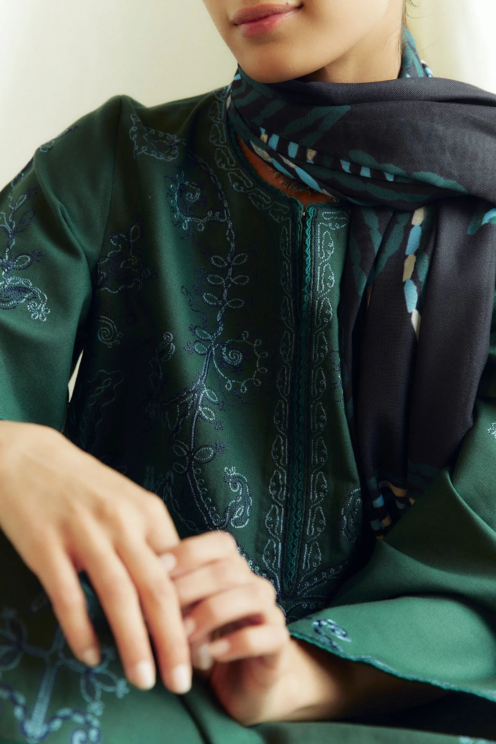 Zara Shahjahan | Coco Winter 24 | Peridot-5B - Rang-e-Khaas