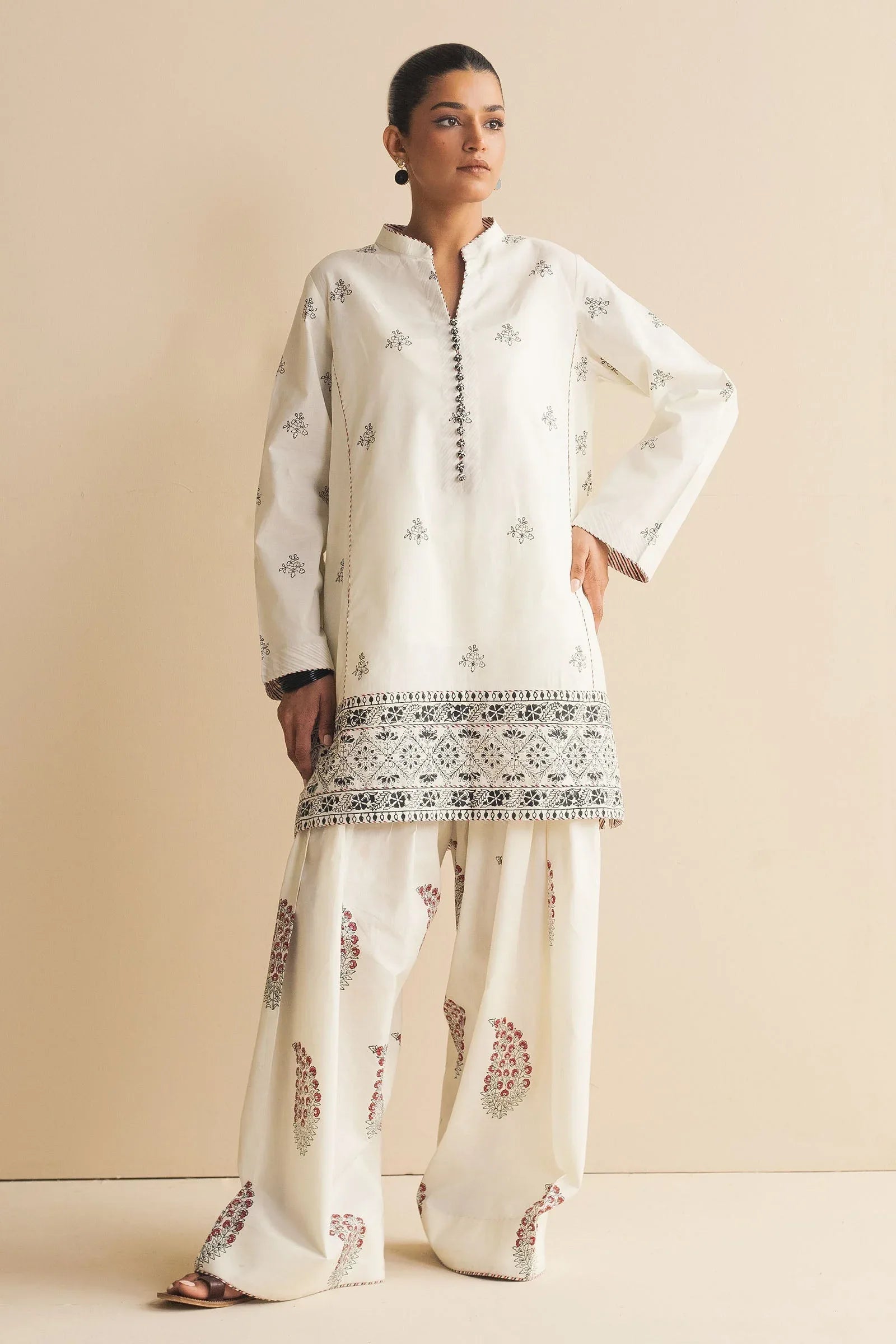 Zara Shahjahan | Handcrafted Suits | ZHC-061 - Rang-e-Khaas