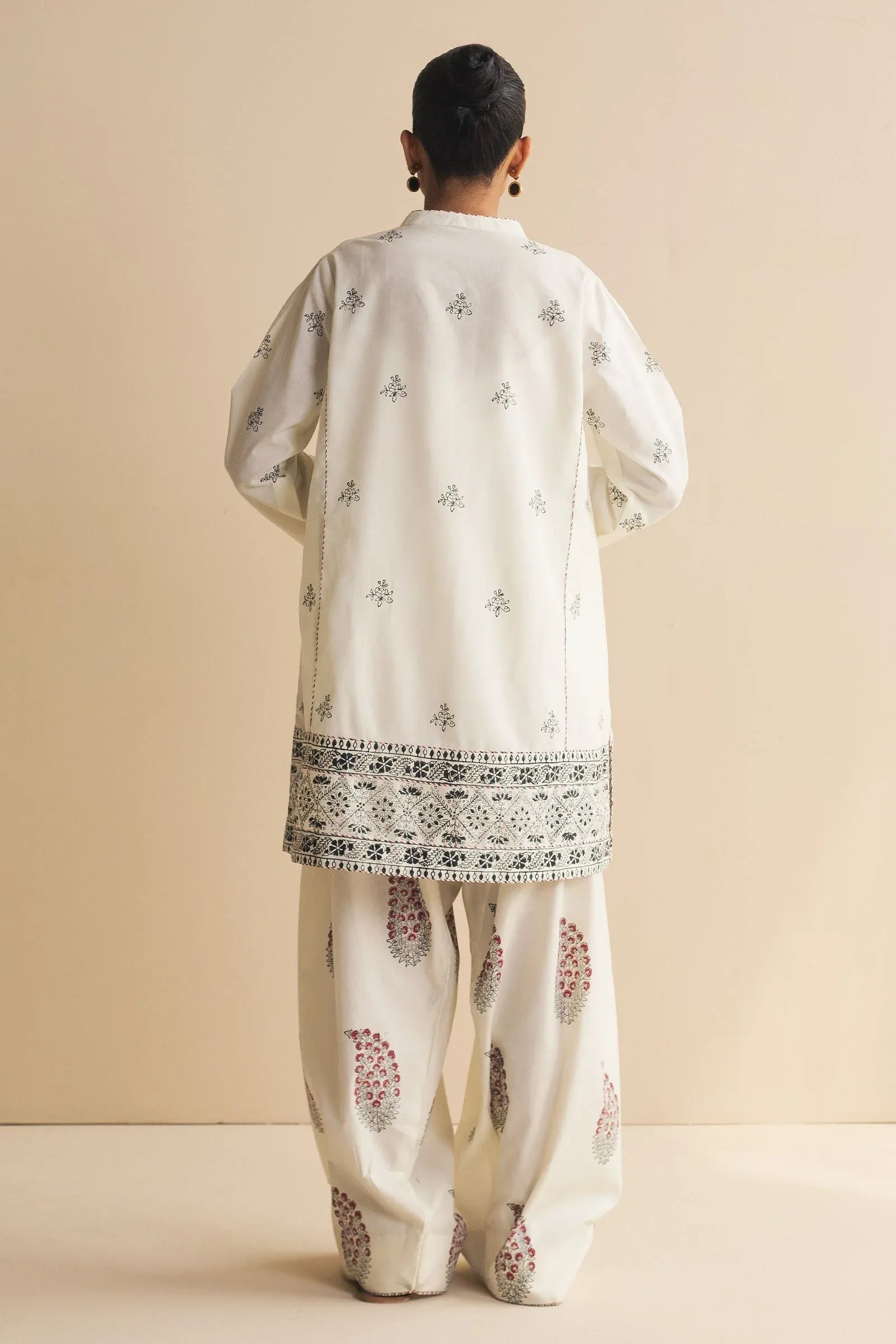 Zara Shahjahan | Handcrafted Suits | ZHC-061 - Rang-e-Khaas
