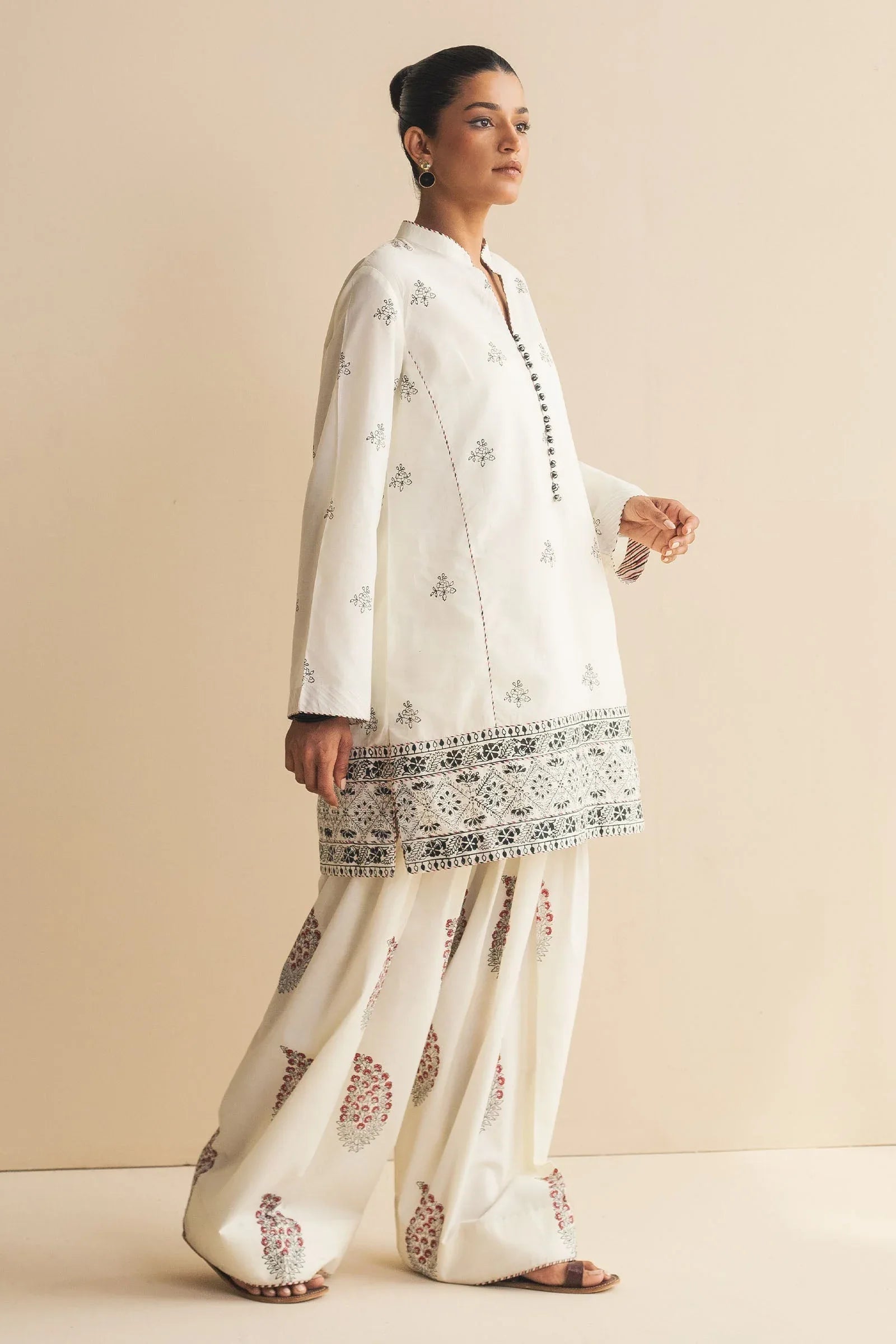 Zara Shahjahan | Handcrafted Suits | ZHC-061 - Rang-e-Khaas