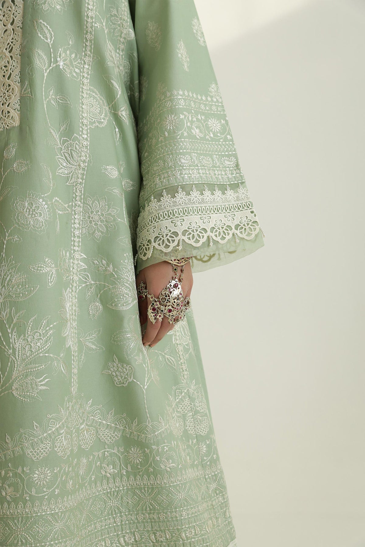 Zara Shahjahan | Luxury Lawn 24 | MAHI-1B - Rang-e-Khaas