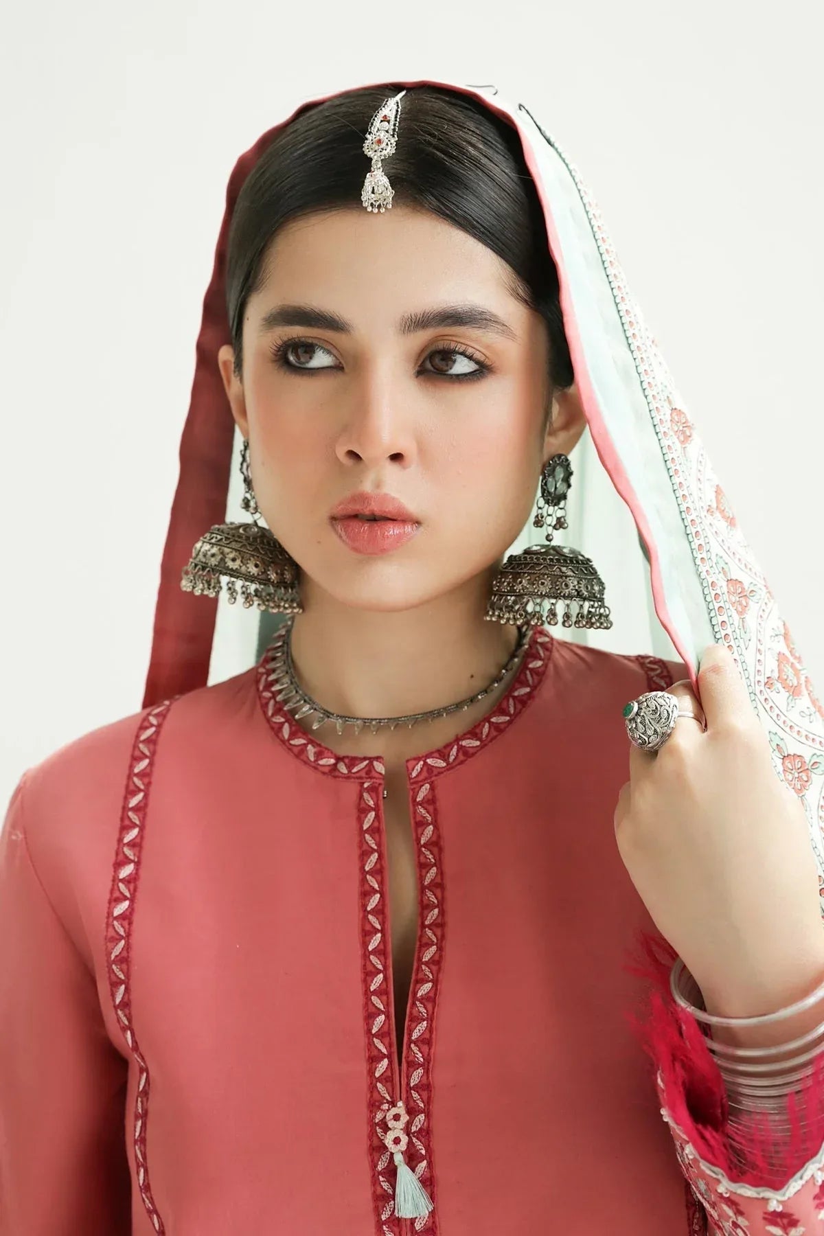 Zara Shahjahan | Luxury Lawn 24 | SANDAL-10B - Rang-e-Khaas