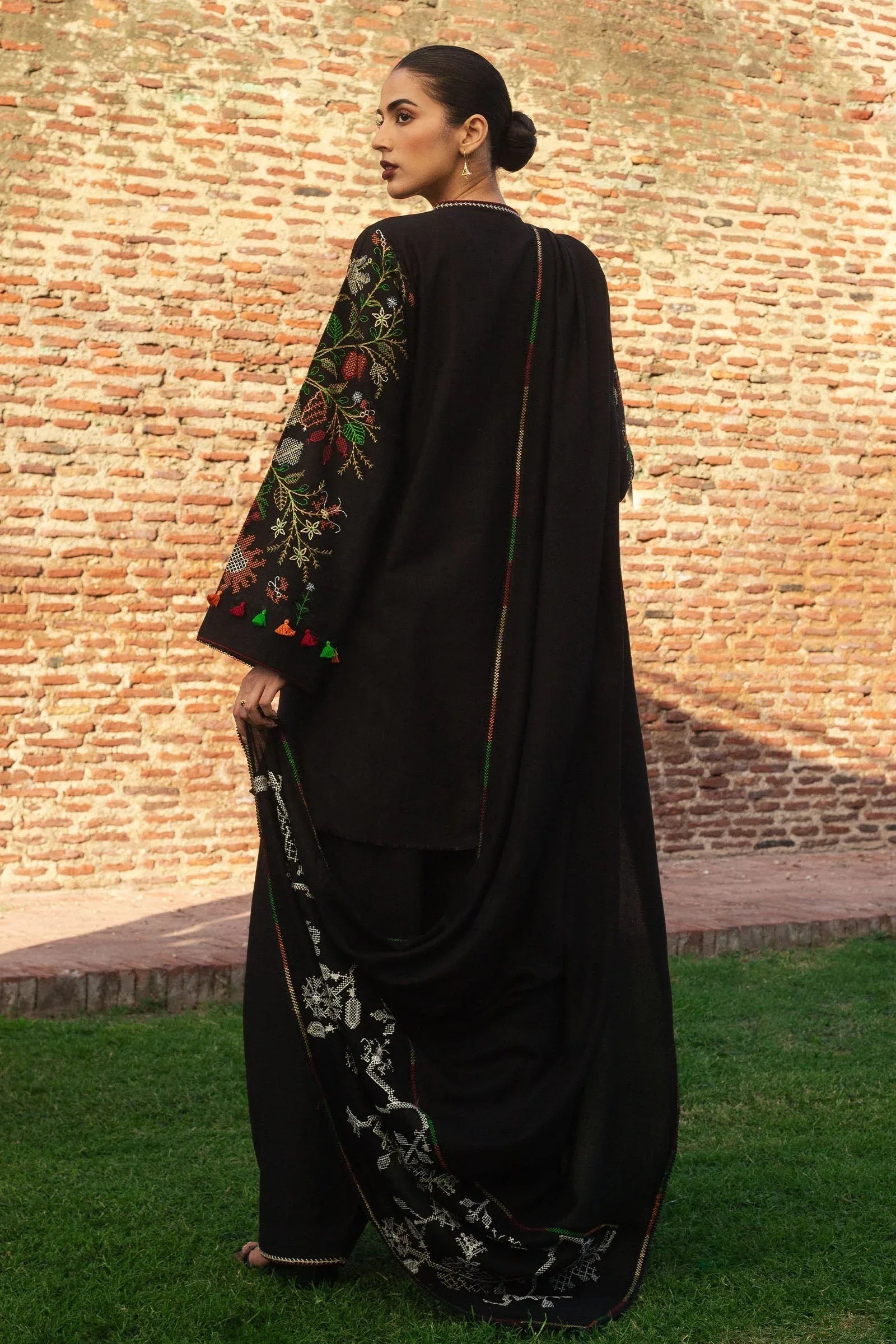 Zara Shahjahan | Winter 24 |  LALEH-D4 - Rang-e-Khaas