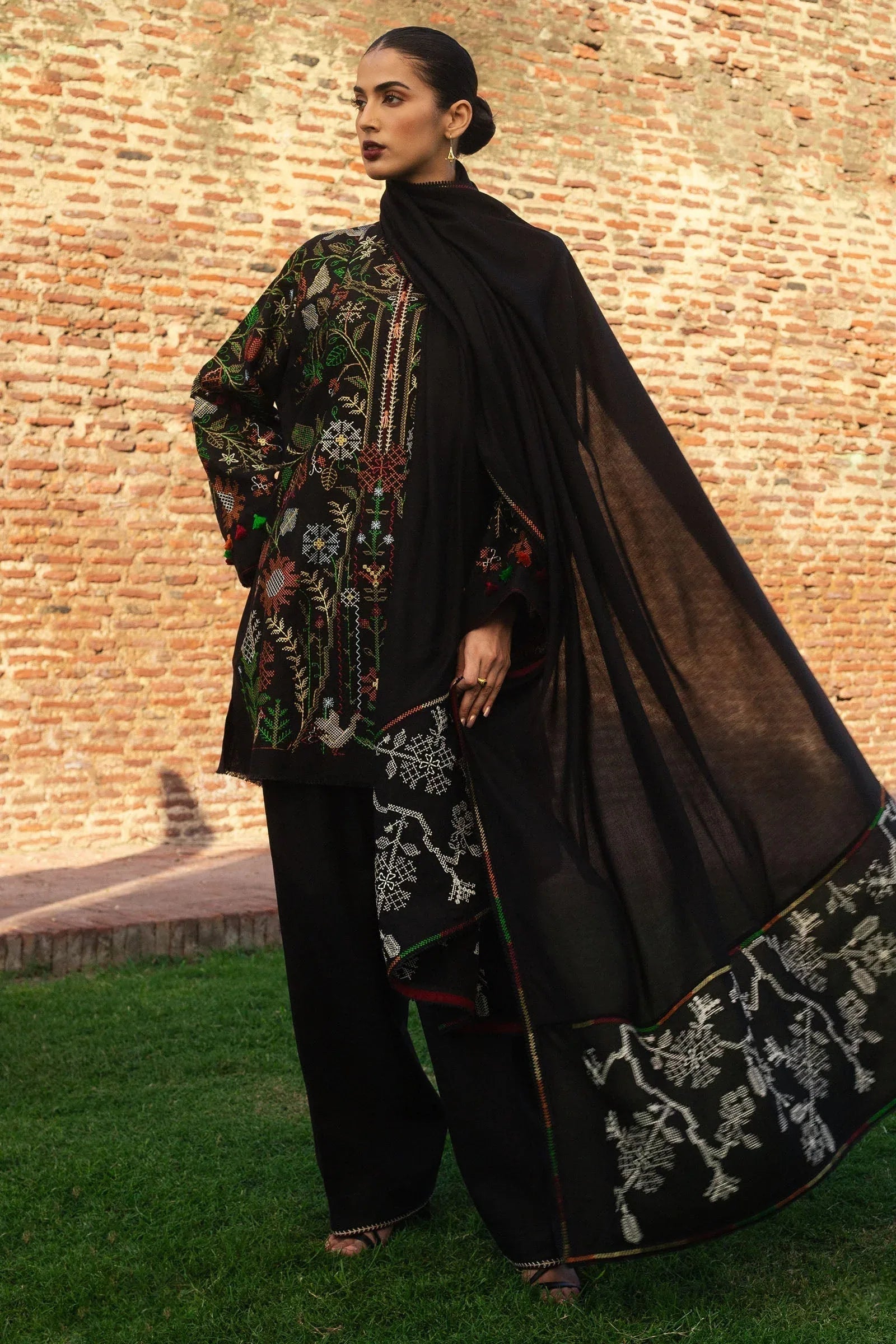Zara Shahjahan | Winter 24 |  LALEH-D4 - Rang-e-Khaas