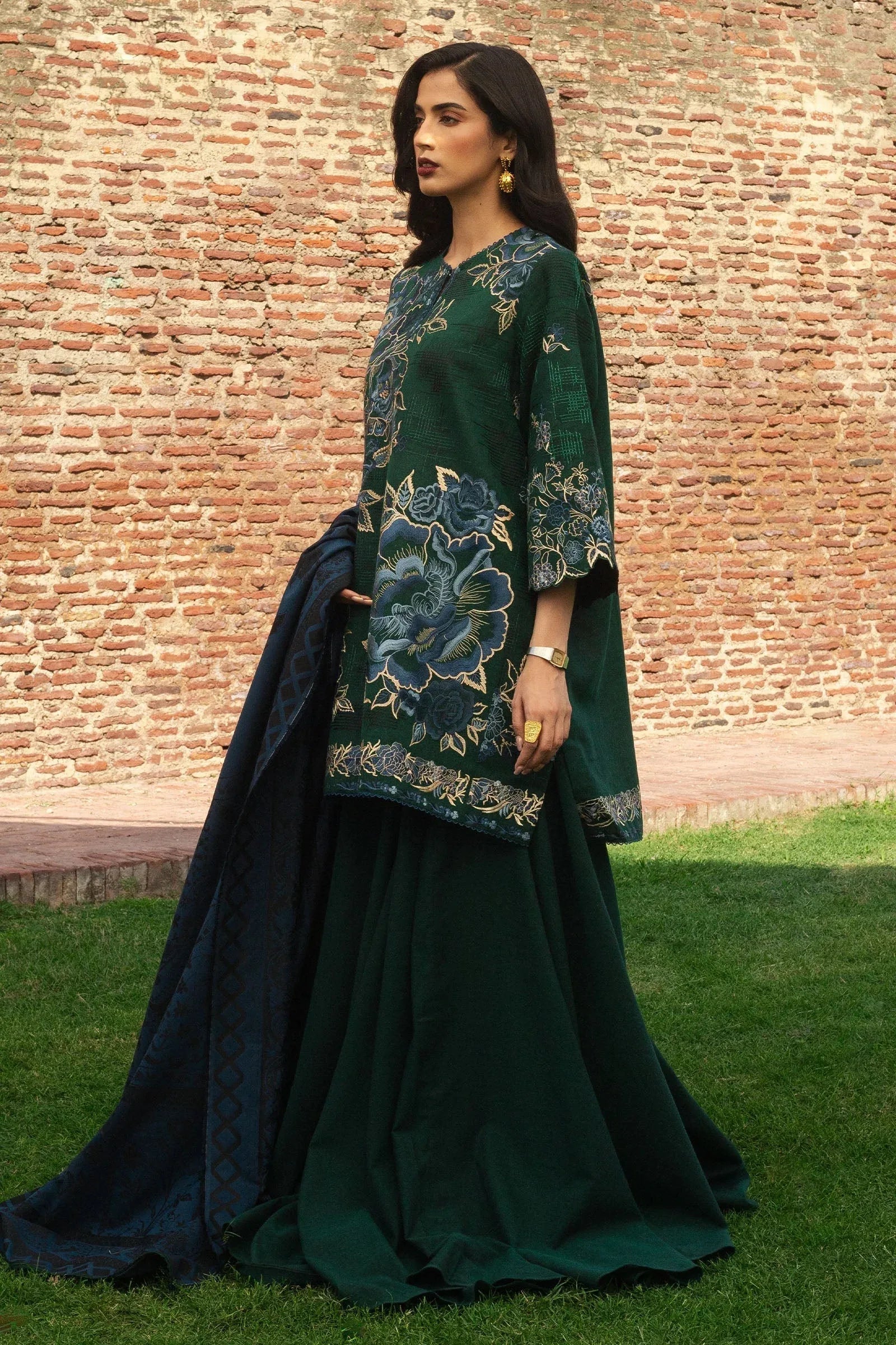 Zara Shahjahan | Winter 24 |  MINA-D7 - Rang-e-Khaas