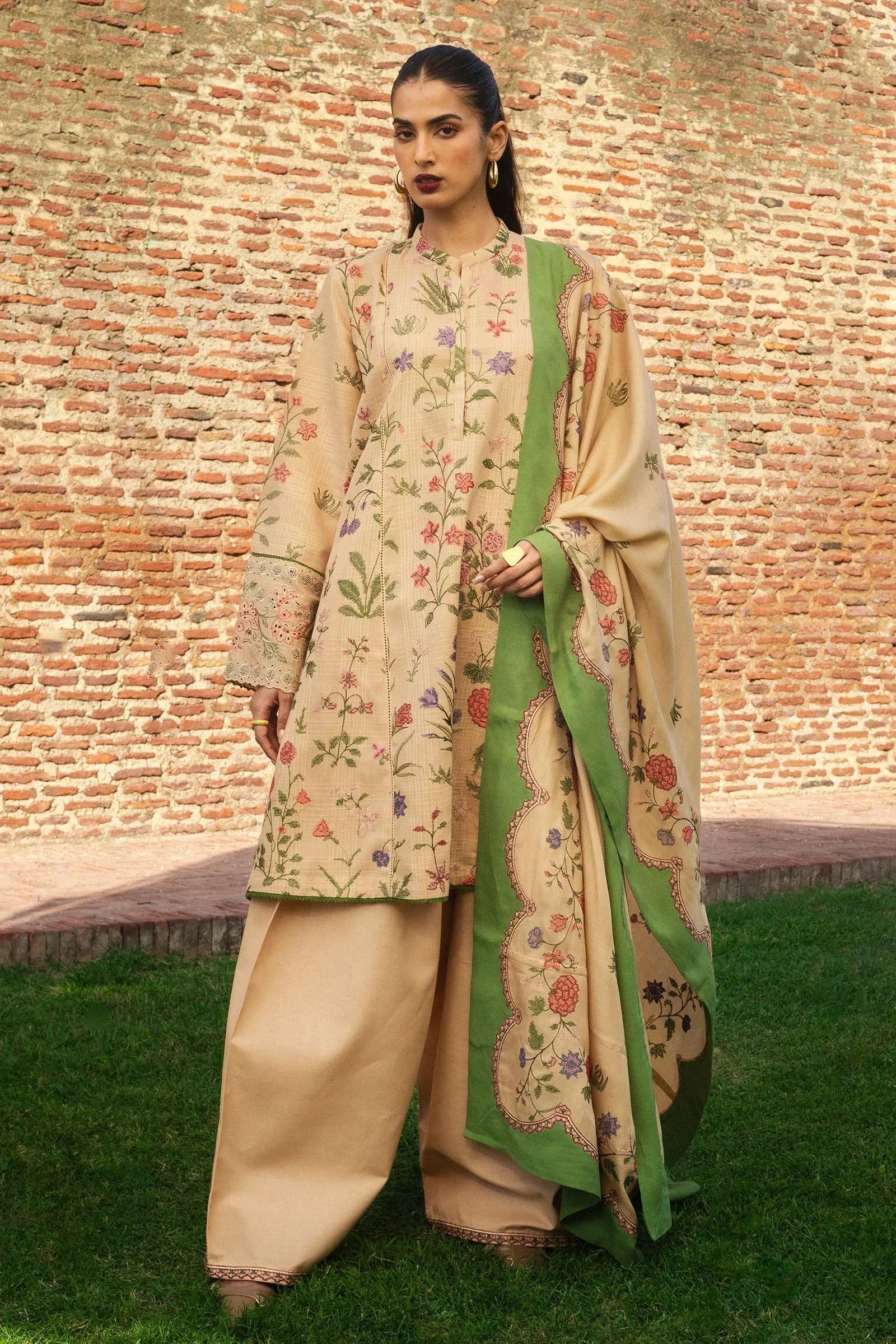 Zara Shahjahan | Winter 24 |  NEGAH-D3 - Rang-e-Khaas