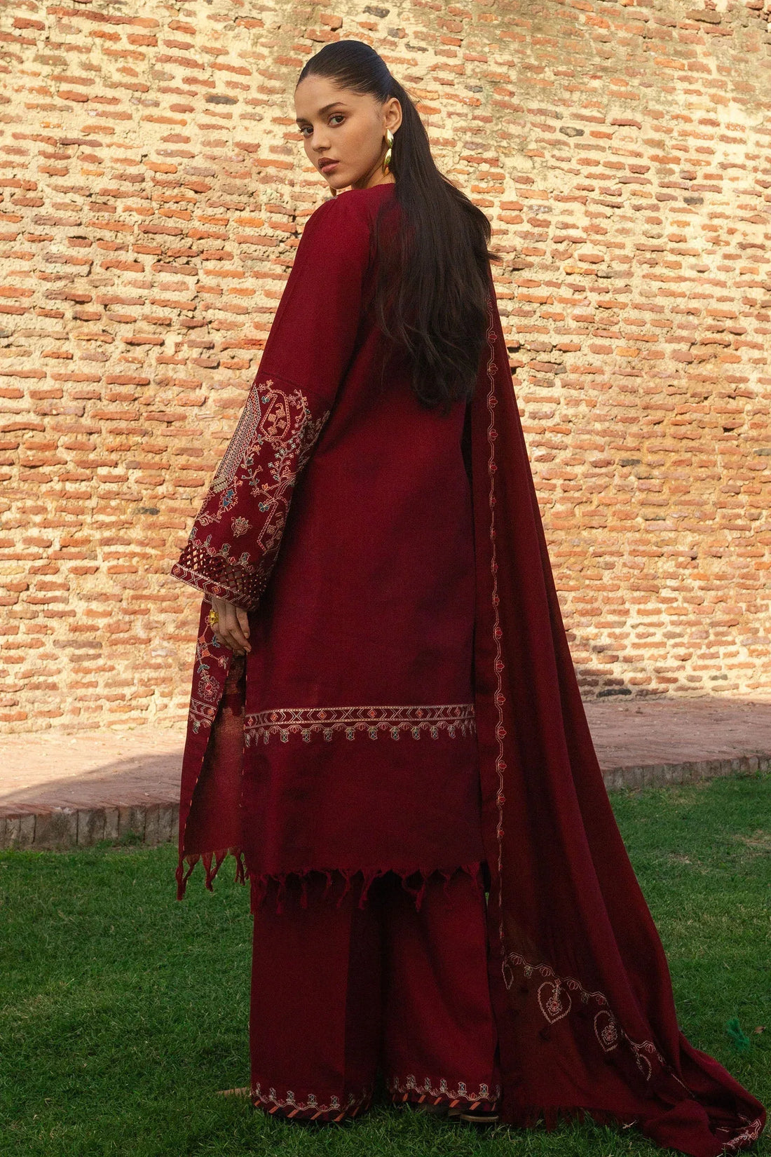 Zara Shahjahan | Winter 24 |  RAHA-D8 - Rang-e-Khaas