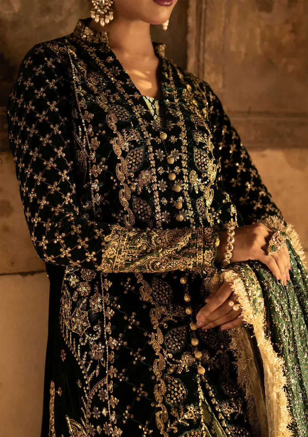 Aik Atelier | Dastoor Velvet 24 | DASTOOR - LOOK 02 - Rang-e-Khaas