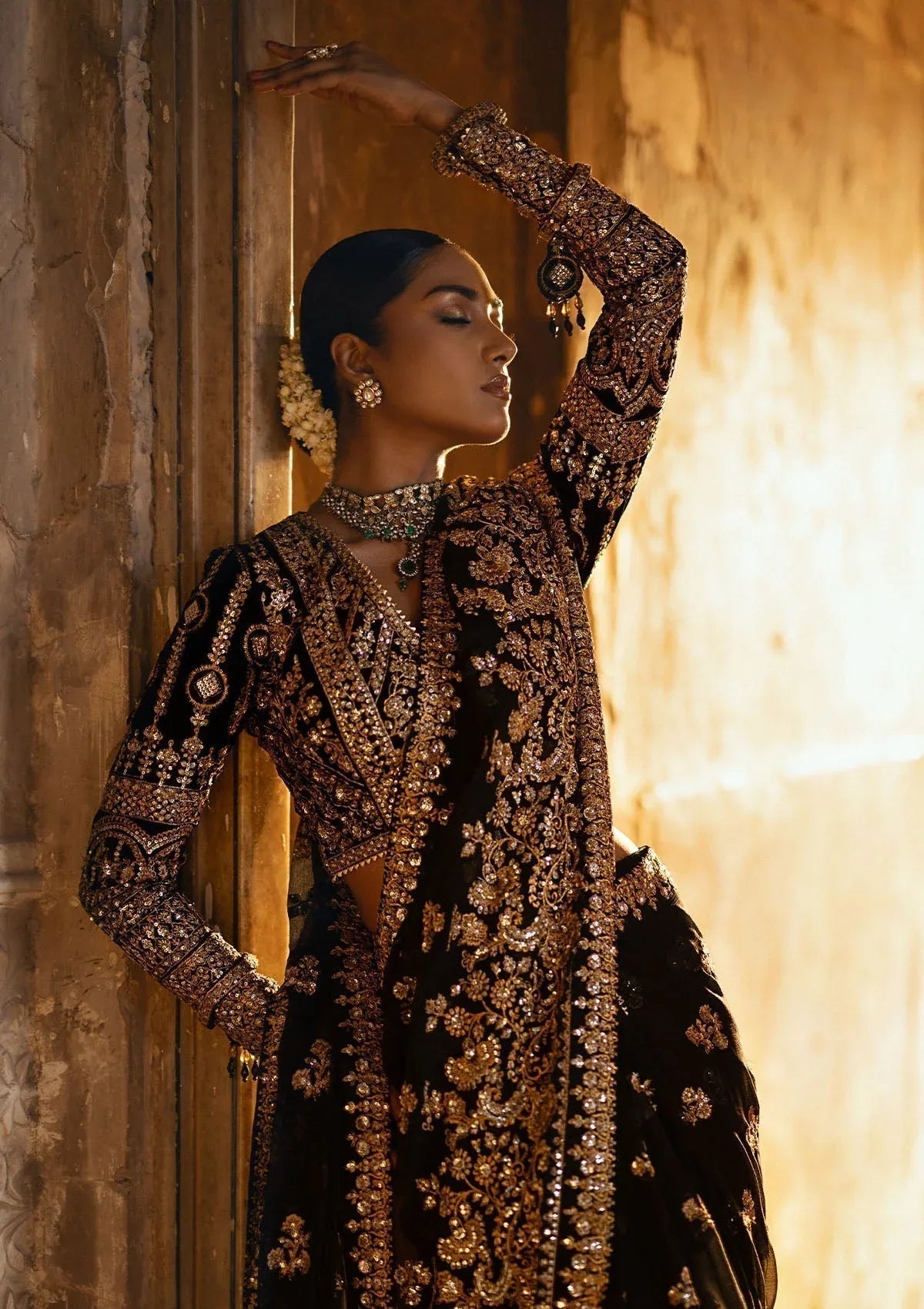 Aik Atelier | Dastoor Velvet 24 | DASTOOR - LOOK 04 - Rang-e-Khaas