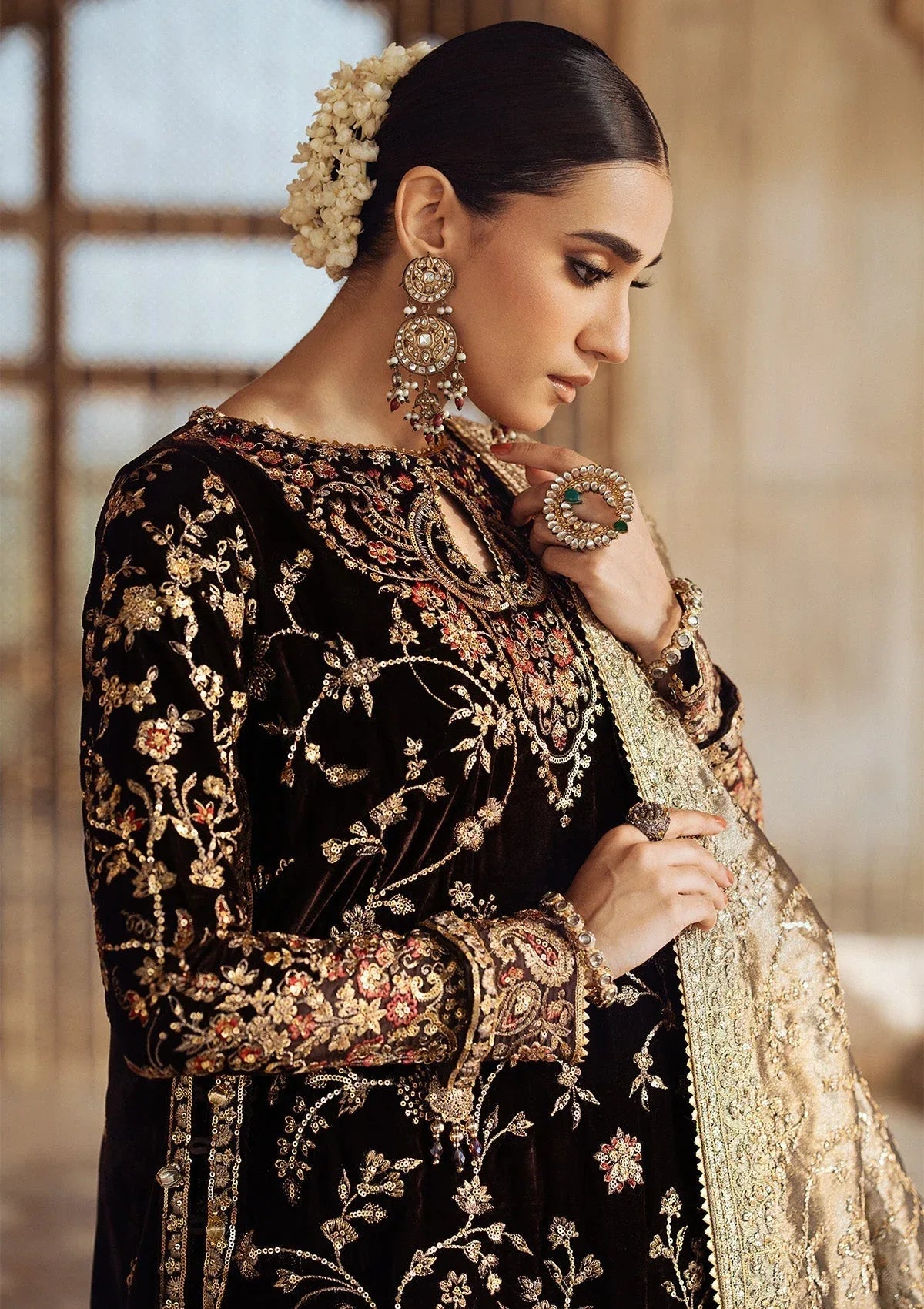Aik Atelier | Dastoor Velvet 24 | DASTOOR - LOOK 09 - Rang-e-Khaas