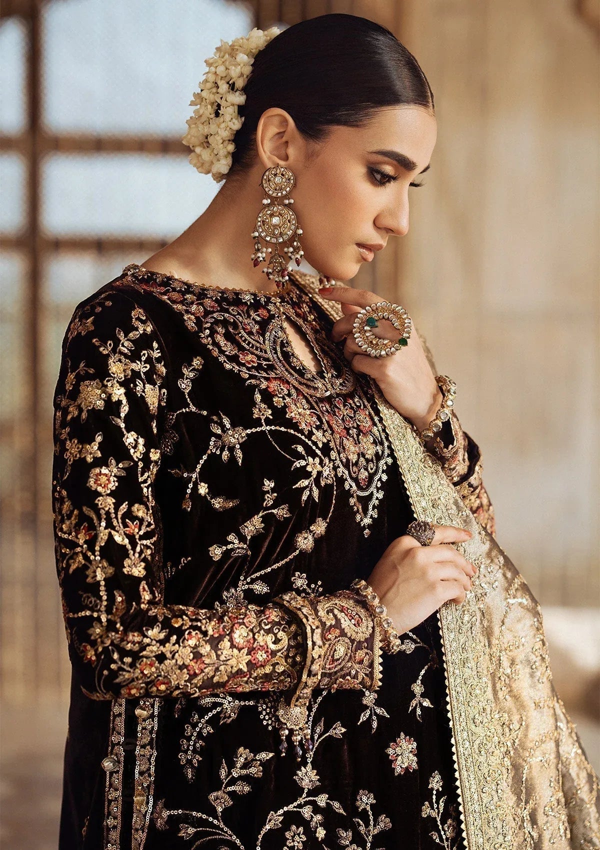 Aik Atelier | Dastoor Velvet 24 | DASTOOR - LOOK 09 - Rang-e-Khaas