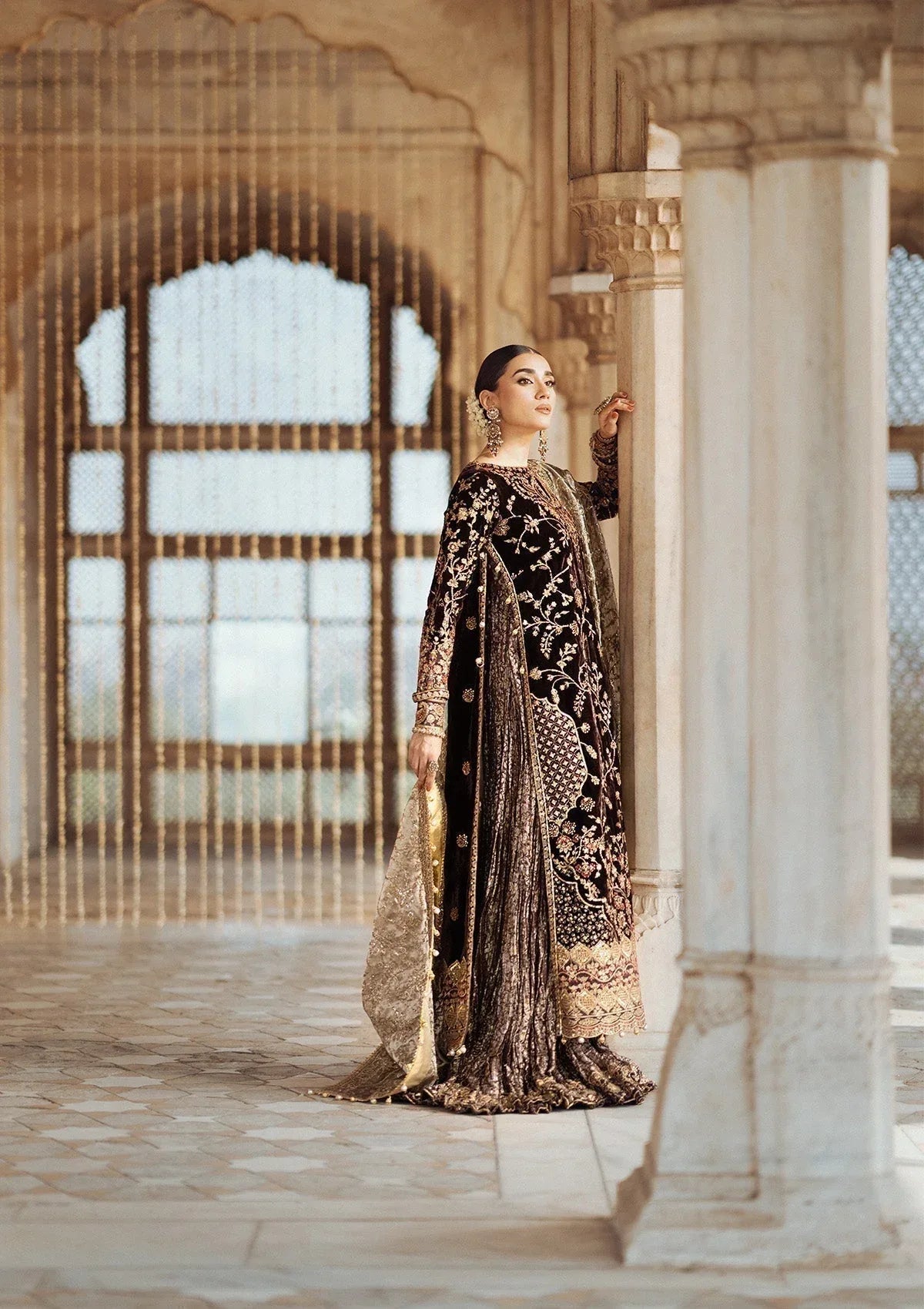 Aik Atelier | Dastoor Velvet 24 | DASTOOR - LOOK 09 - Rang-e-Khaas