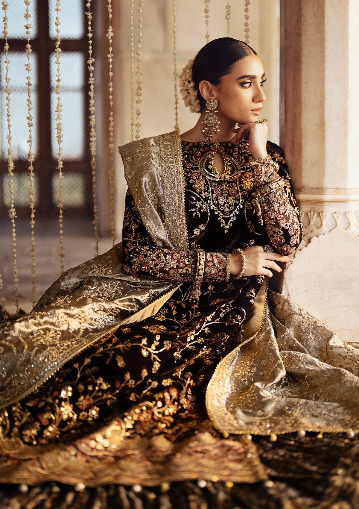 Aik Atelier | Dastoor Velvet 24 | DASTOOR - LOOK 09 - Rang-e-Khaas