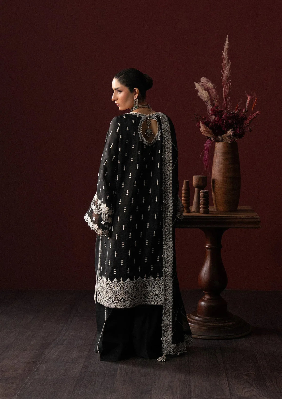 Aik Atelier | Lady Aik 25 | LOOK 02 - Rang-e-Khaas