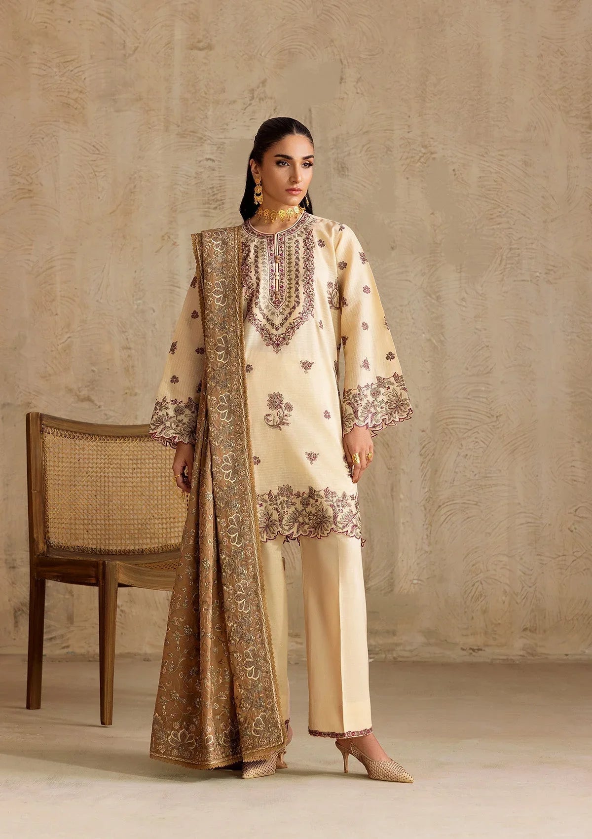 Aik Atelier | RTW 25 | LOOK 01 - Rang-e-Khaas