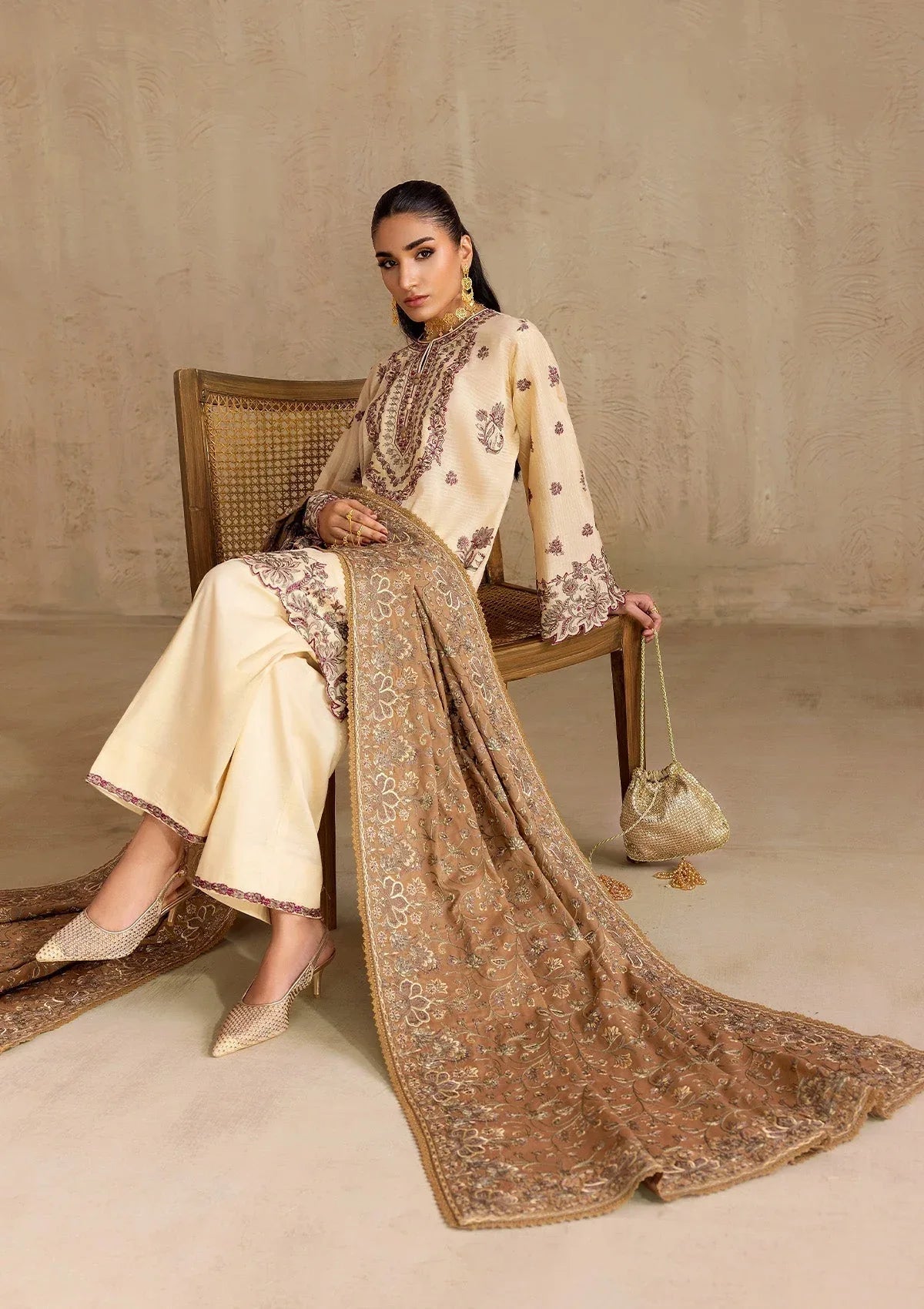 Aik Atelier | RTW 25 | LOOK 01 - Rang-e-Khaas