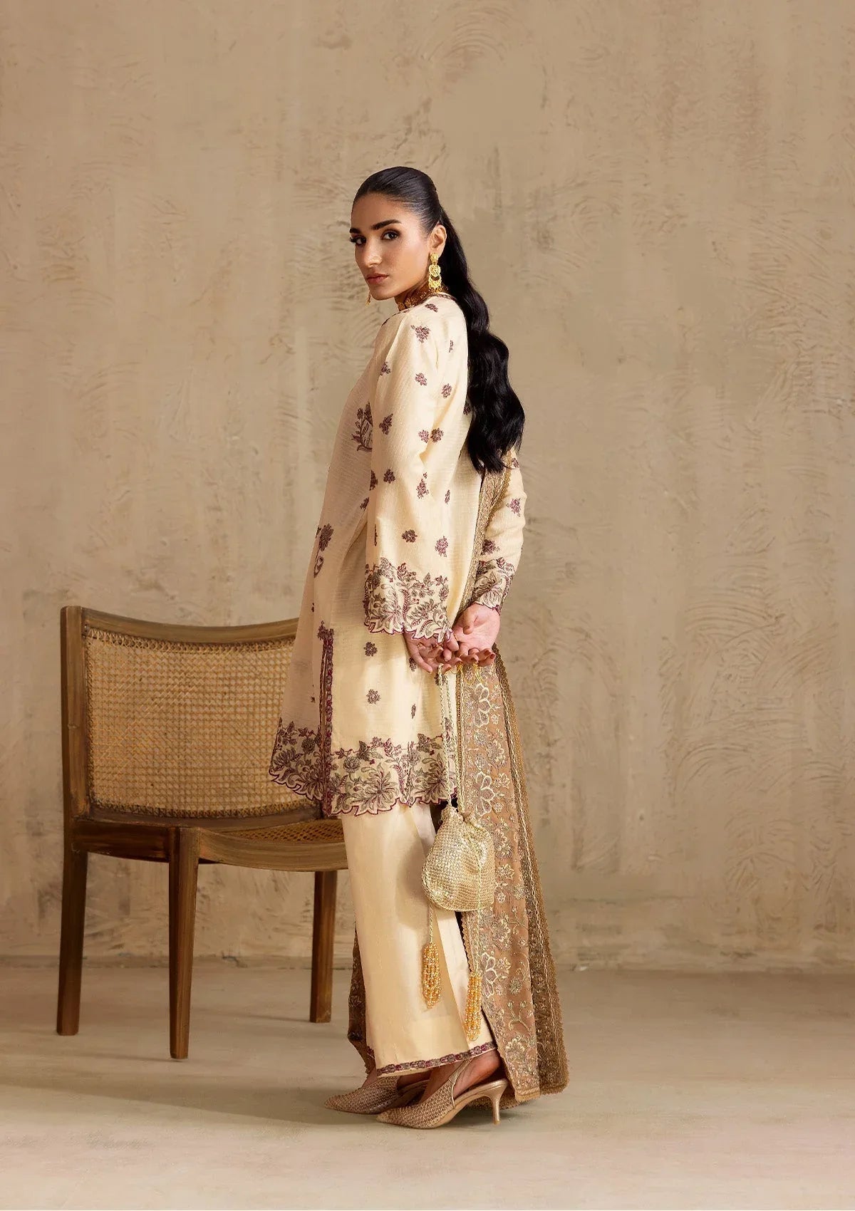 Aik Atelier | RTW 25 | LOOK 01 - Rang-e-Khaas