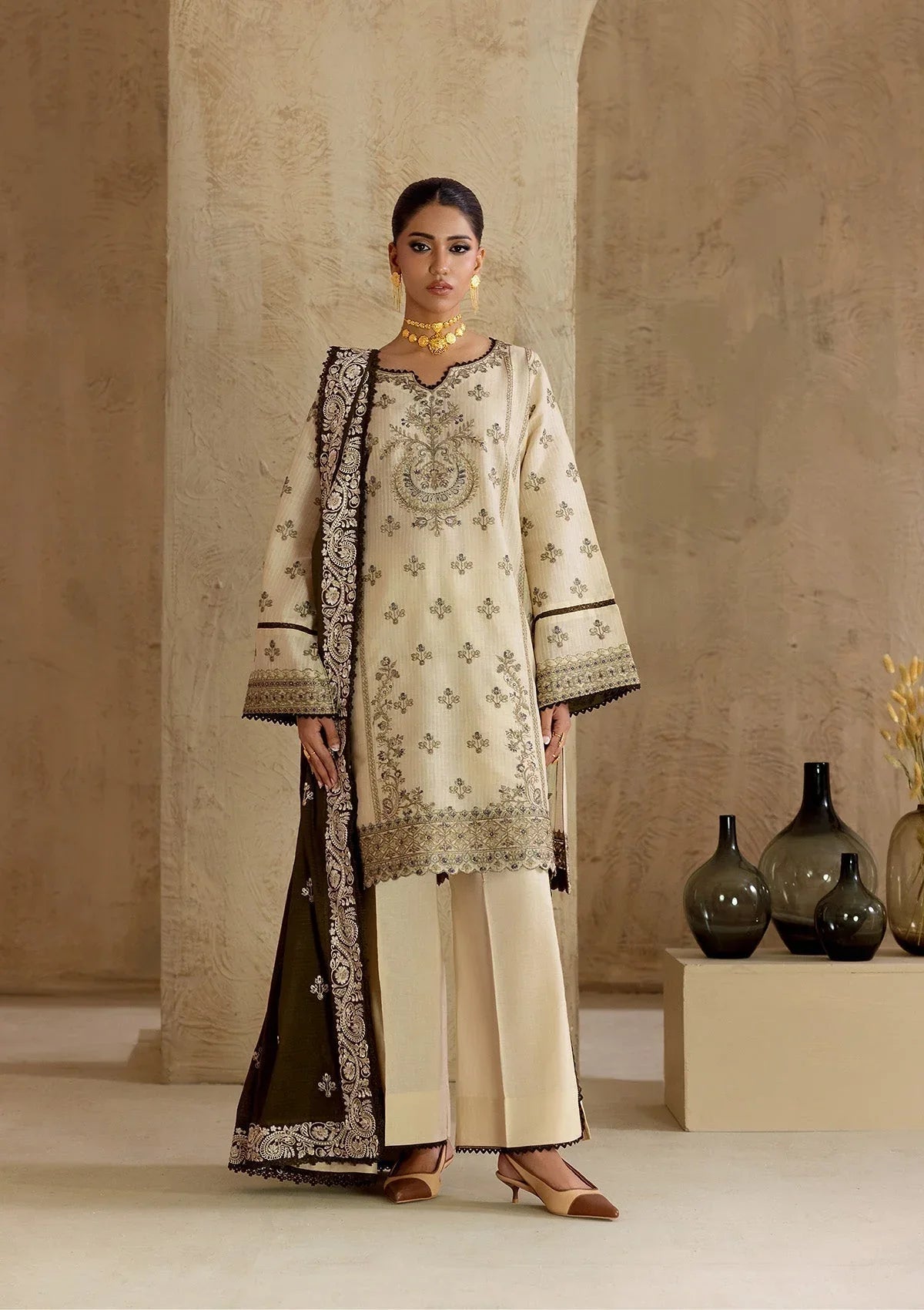 Aik Atelier | RTW 25 | LOOK 02 - Rang-e-Khaas
