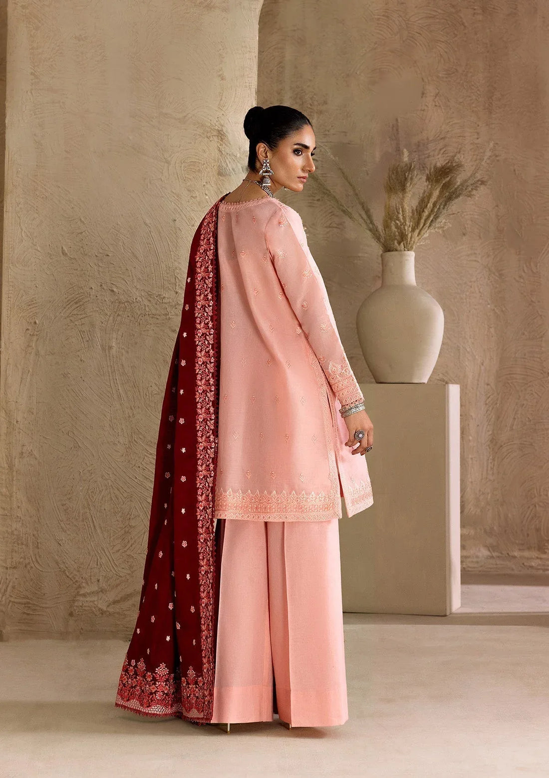 Aik Atelier | RTW 25 |  LOOK 03 - Rang-e-Khaas