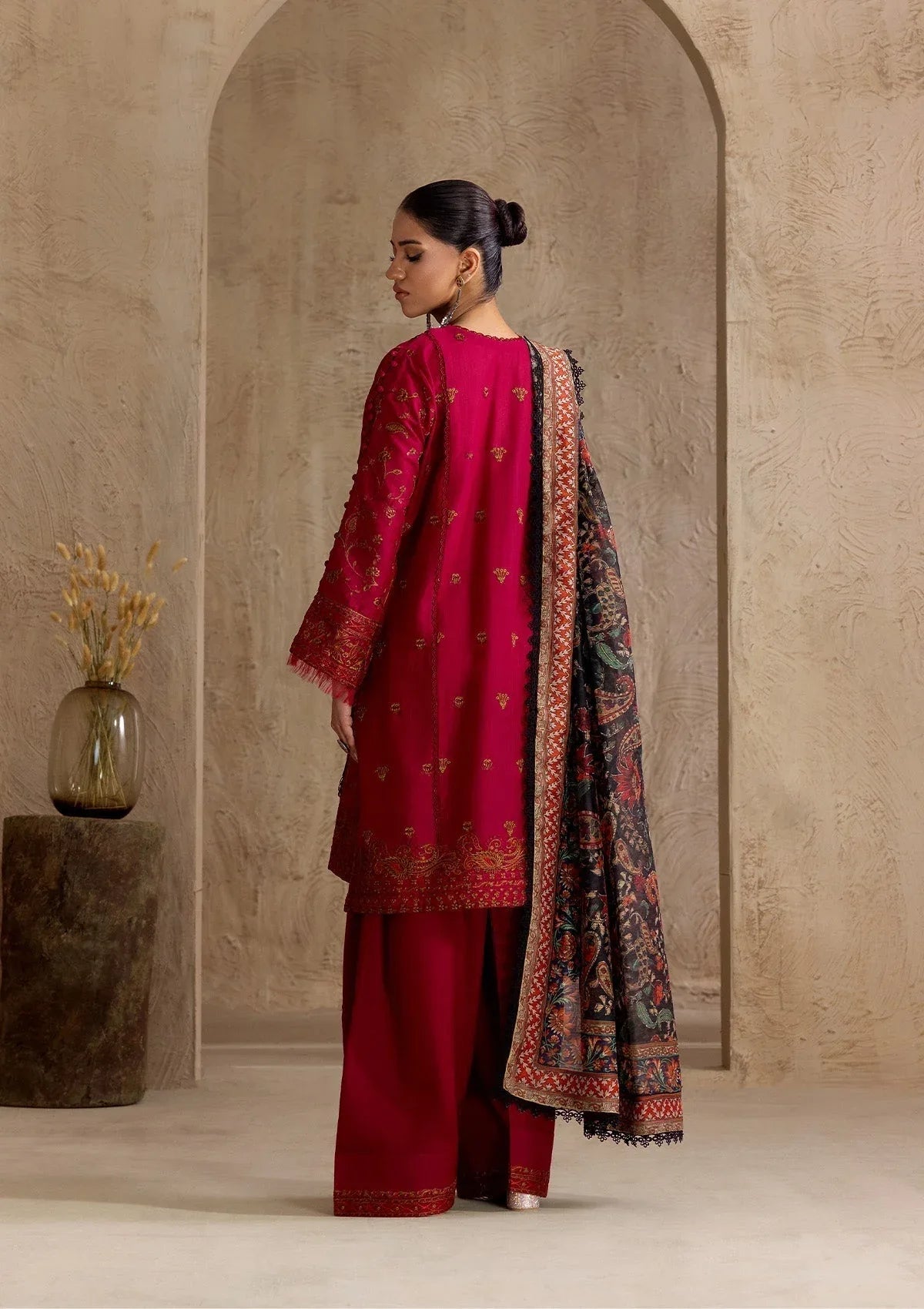 Aik Atelier | RTW 25 |  LOOK 05 - Rang-e-Khaas