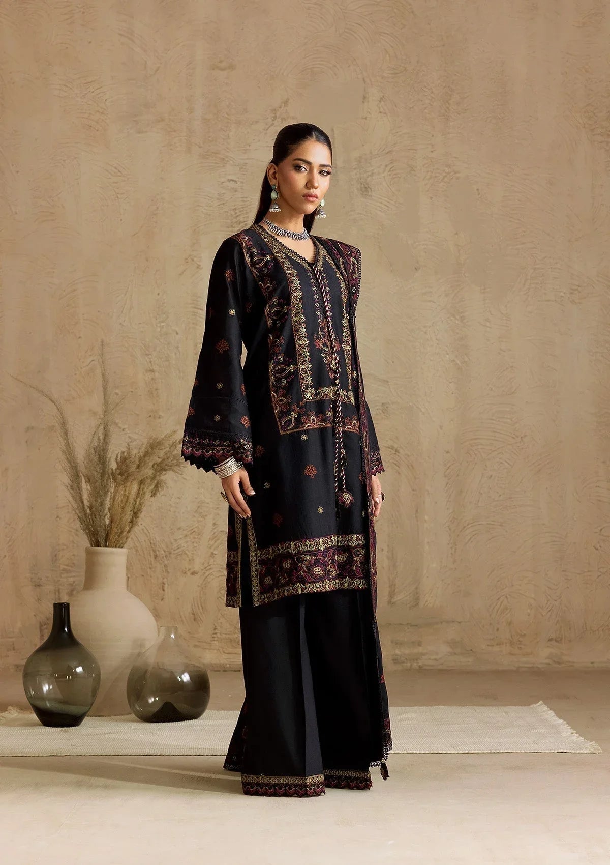Aik Atelier | RTW 25 |  LOOK 06 - Rang-e-Khaas