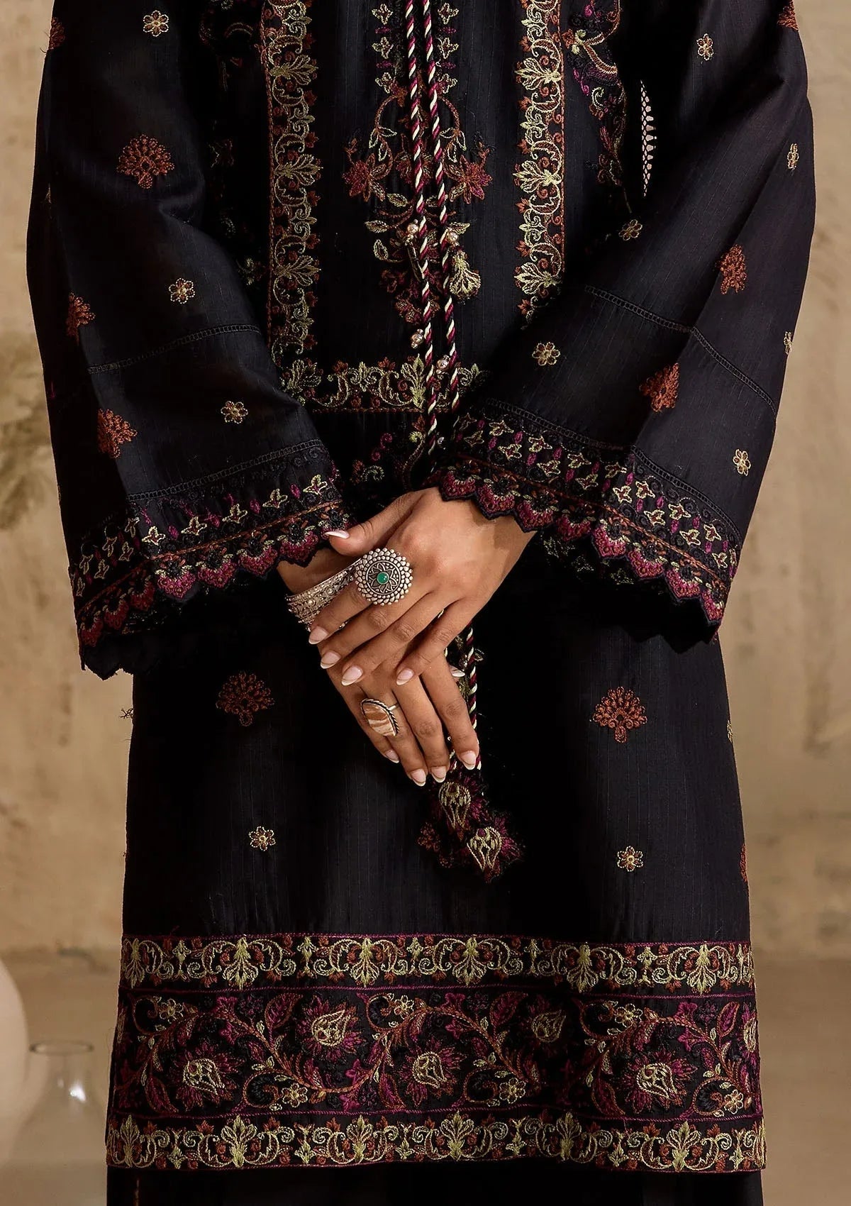 Aik Atelier | RTW 25 |  LOOK 06 - Rang-e-Khaas