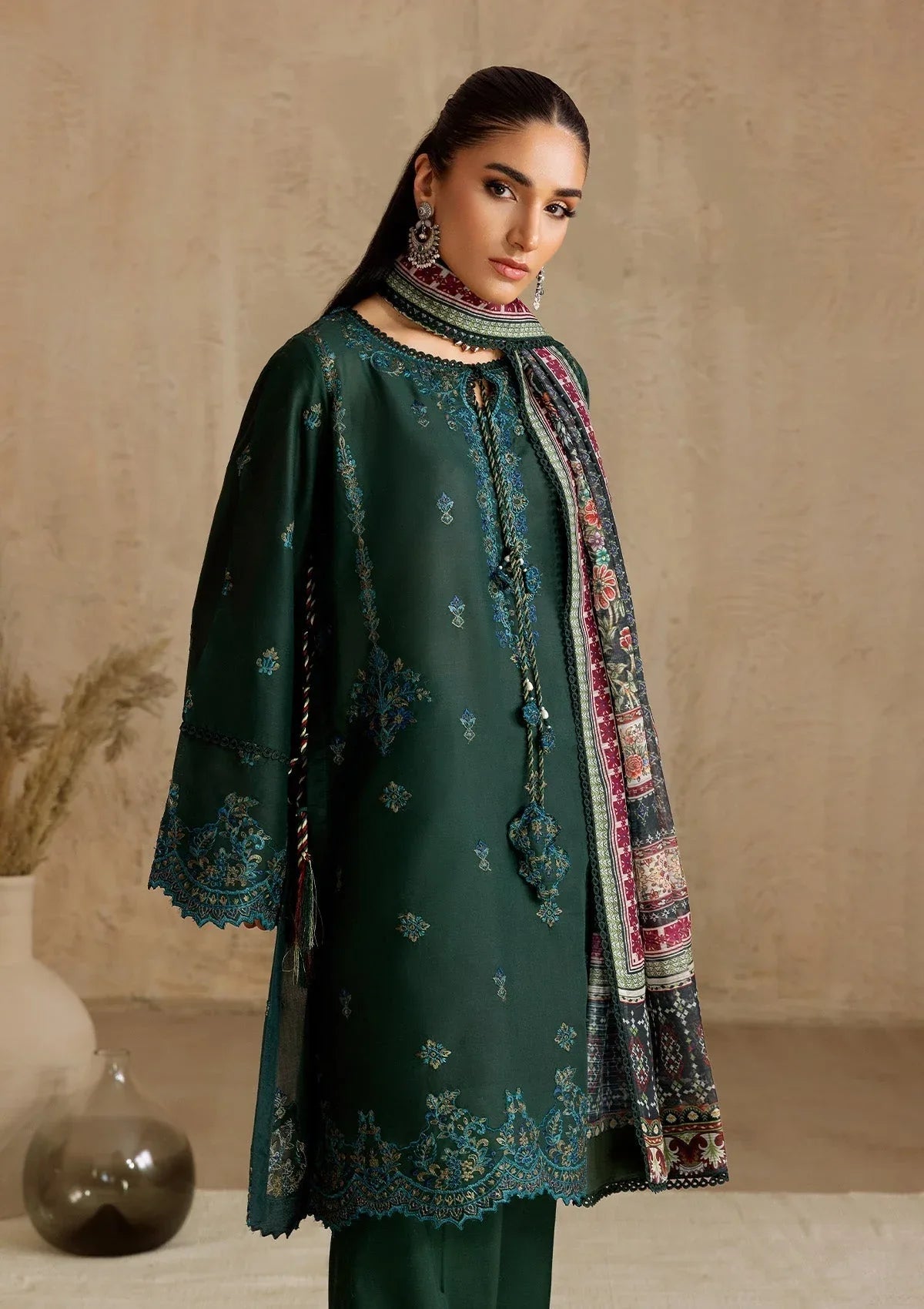 Aik Atelier | RTW 25 |  LOOK 07 - Rang-e-Khaas