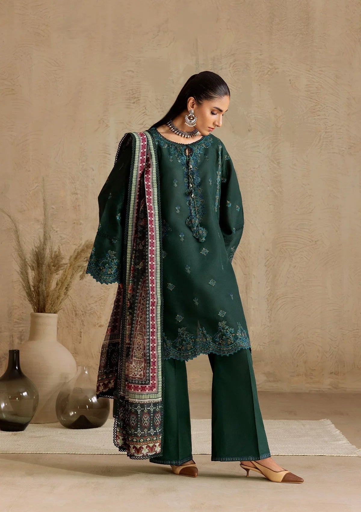Aik Atelier | RTW 25 |  LOOK 07 - Rang-e-Khaas