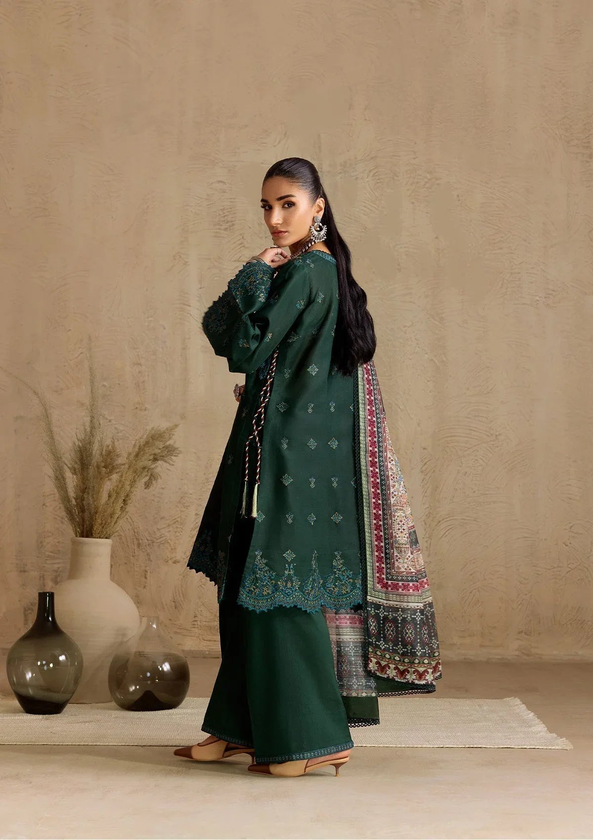 Aik Atelier | RTW 25 |  LOOK 07 - Rang-e-Khaas