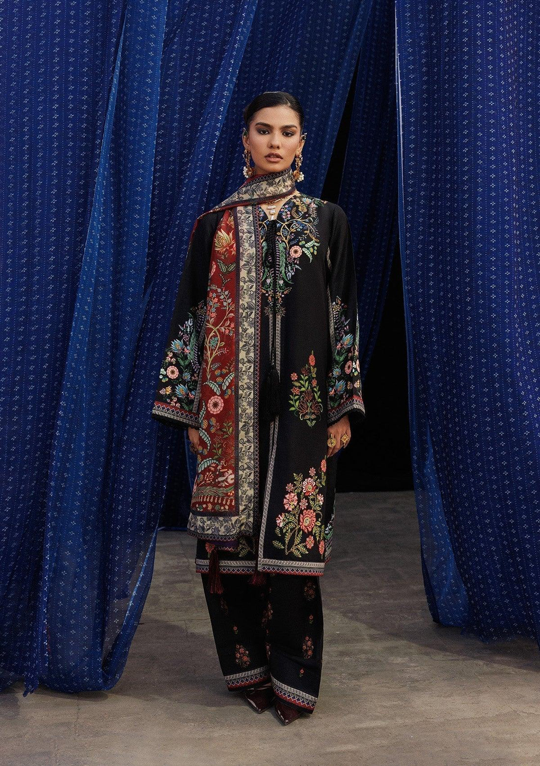 Aik Atelier | Roz Khaddar | AIK ROZ '25 D2 - LOOK 01 - Rang-e-Khaas