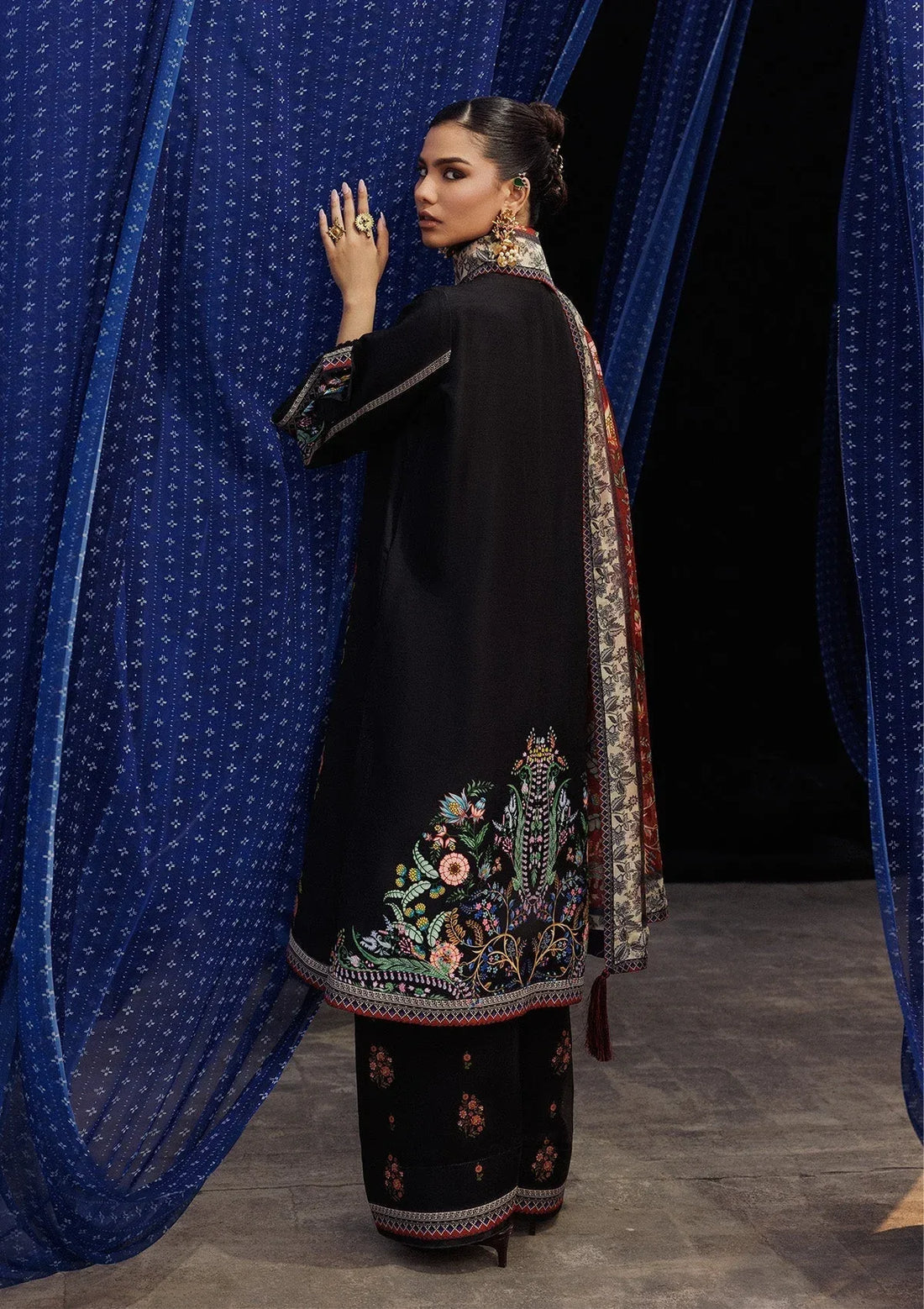 Aik Atelier | Roz Khaddar | AIK ROZ '25 D2 - LOOK 01 - Rang-e-Khaas