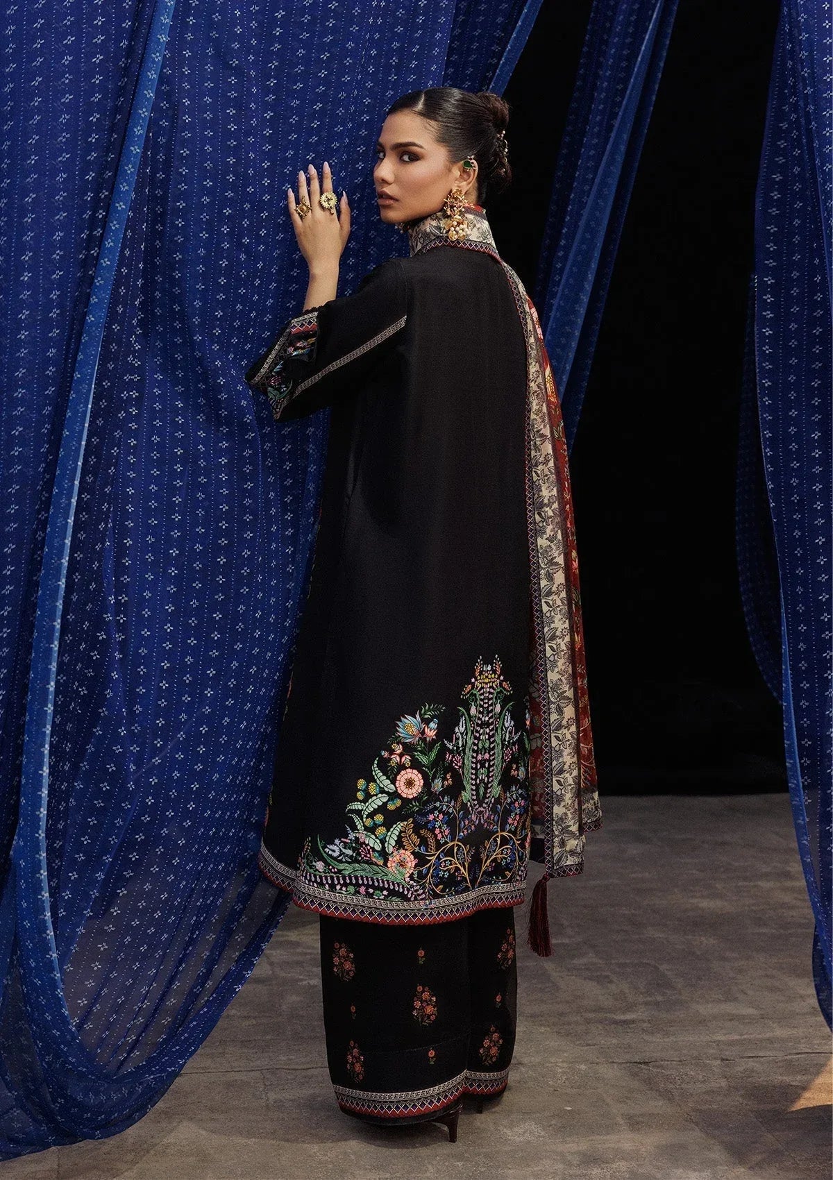 Aik Atelier | Roz Khaddar | AIK ROZ '25 D2 - LOOK 01 - Rang-e-Khaas