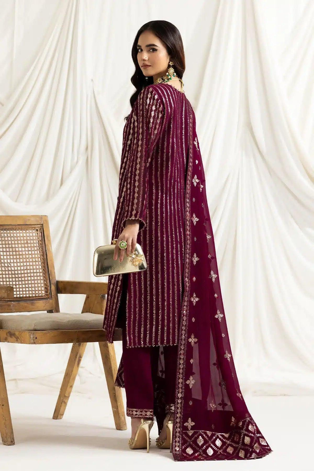 Alizeh | Dua Formals 23 | DUA-V02D03A-AYSAL(MAGENTA) - Rang-e-Khaas