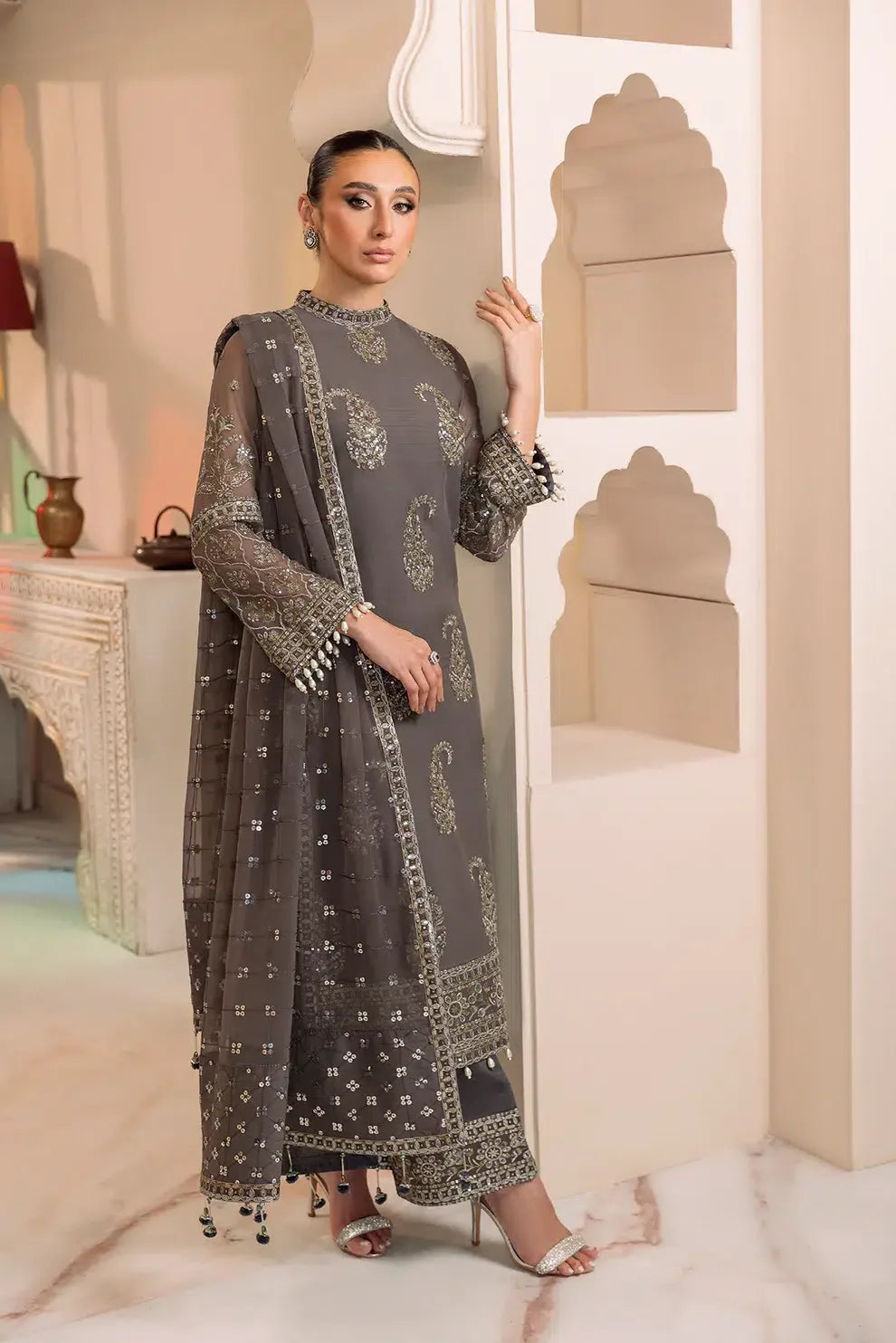 Alizeh | Dua Formals 23 | DUA-V01D06B- AMAYA ( GREY ) - Rang-e-Khaas