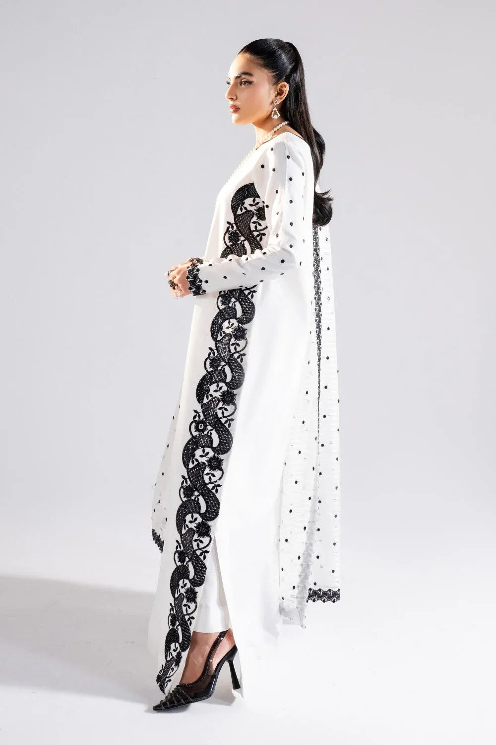 Maryum N Maria | Luna Formals | ARELA - Rang-e-Khaas