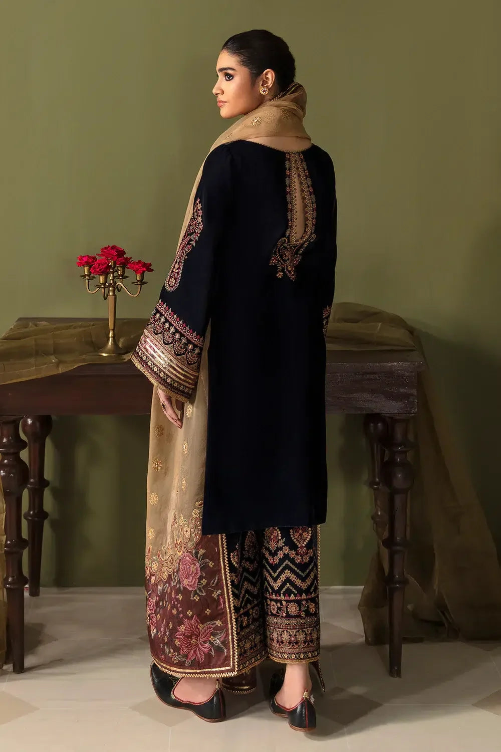 Baroque | Jahanara Luxury Velvet 23 | UF-469 - Rang-e-Khaas