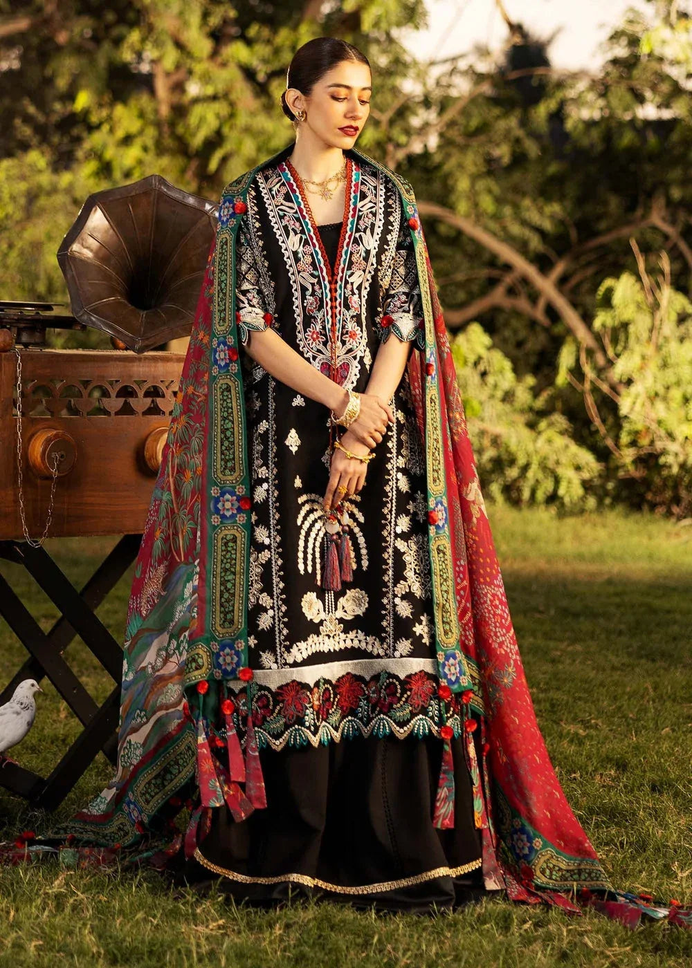 Sadaf Fawad Khan | Siraa Lawn 25 | PALM ISLAND - A - Rang-e-Khaas