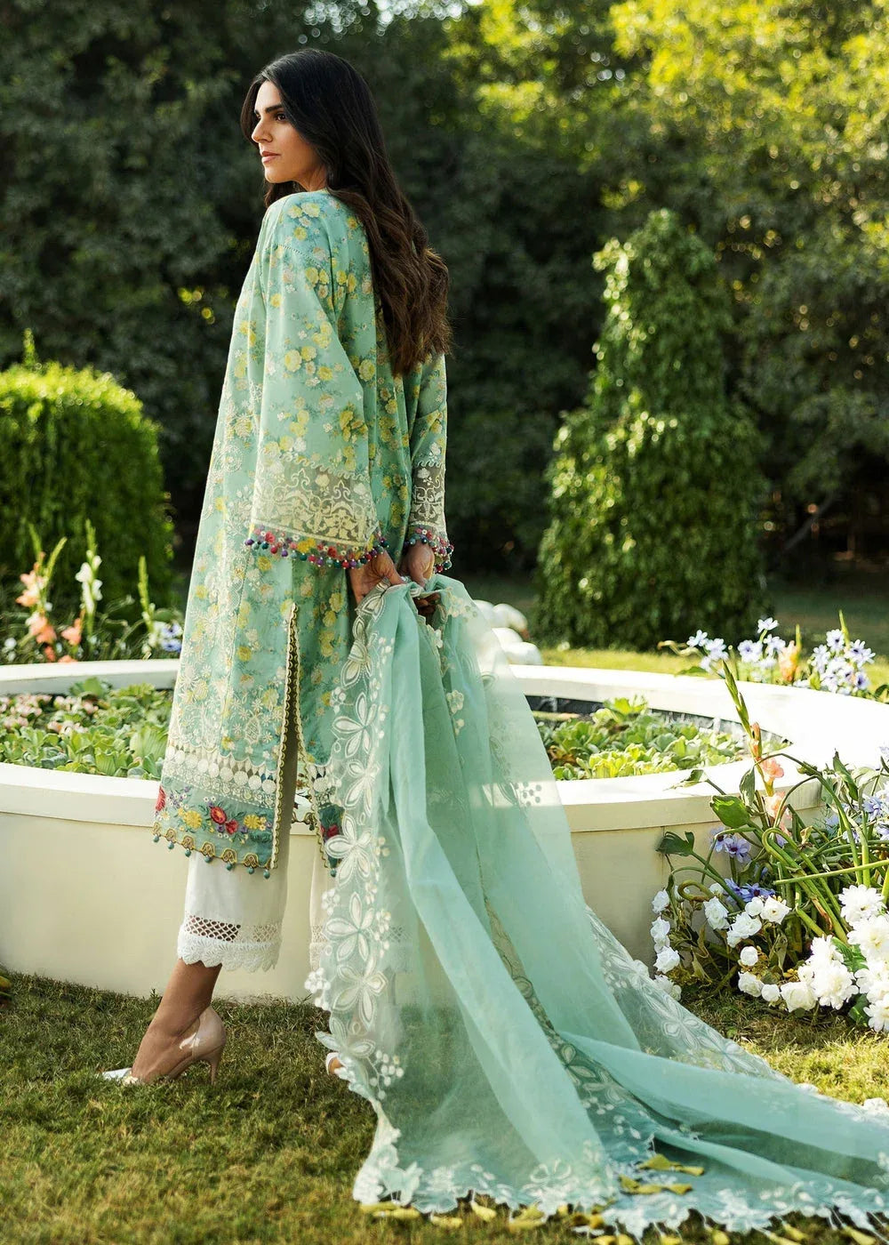 Sadaf Fawad Khan | Siraa Lawn 25 | BLOOM - B - Rang-e-Khaas