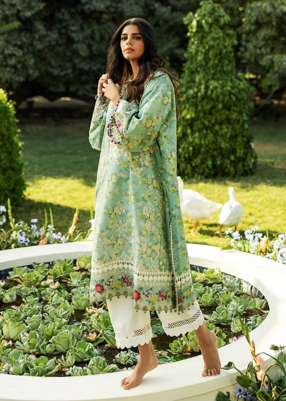 Sadaf Fawad Khan | Siraa Lawn 25 | BLOOM - B - Rang-e-Khaas